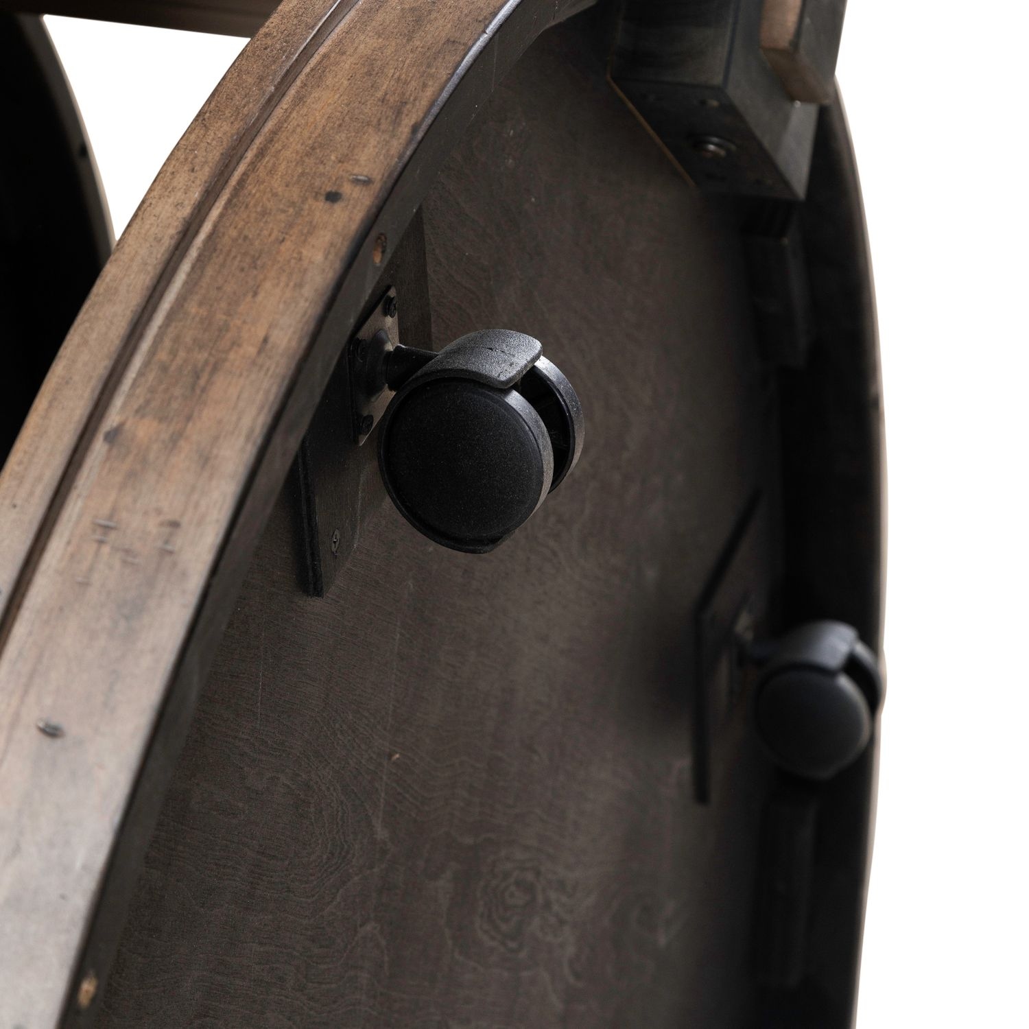 Round Cocktail Table