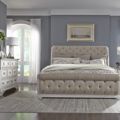 3-Piece Traditional Upholstered Queen Sleigh Bedroom Set