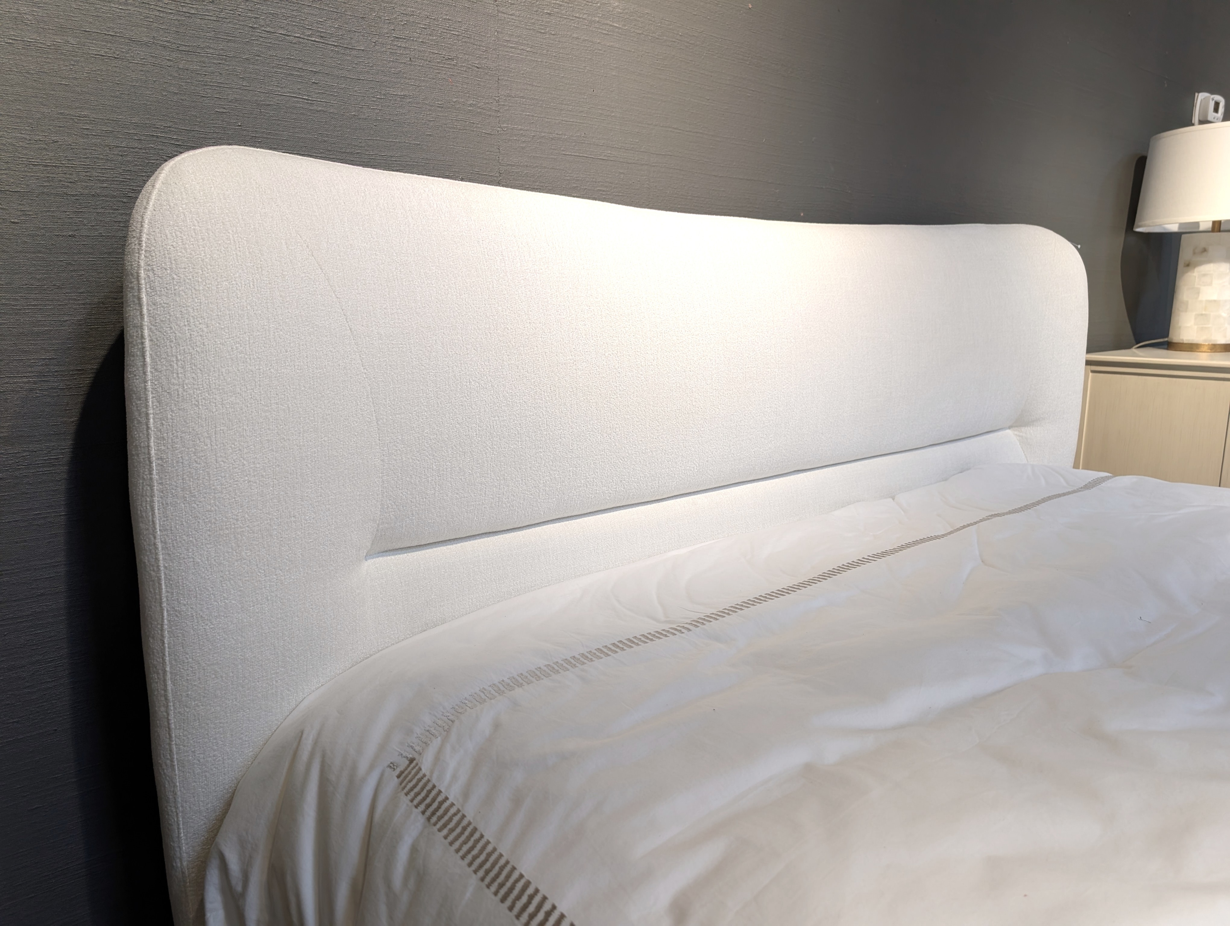 UPHOLSTERED KING BED
