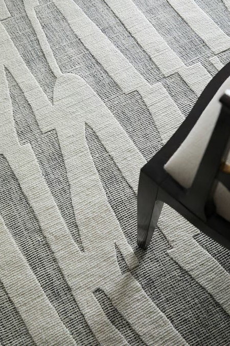 PECONIC Ivory/Black RUG 8X10