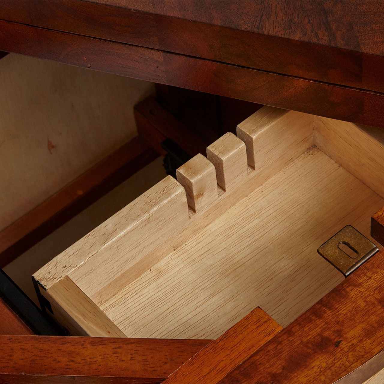 Napa Furniture Design Whistler Retreat 3-Drawer Nightstand