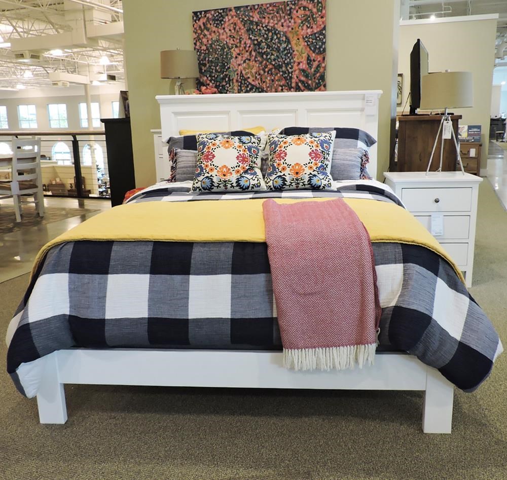 Archbold Furniture Shaker Queen Panel Bed