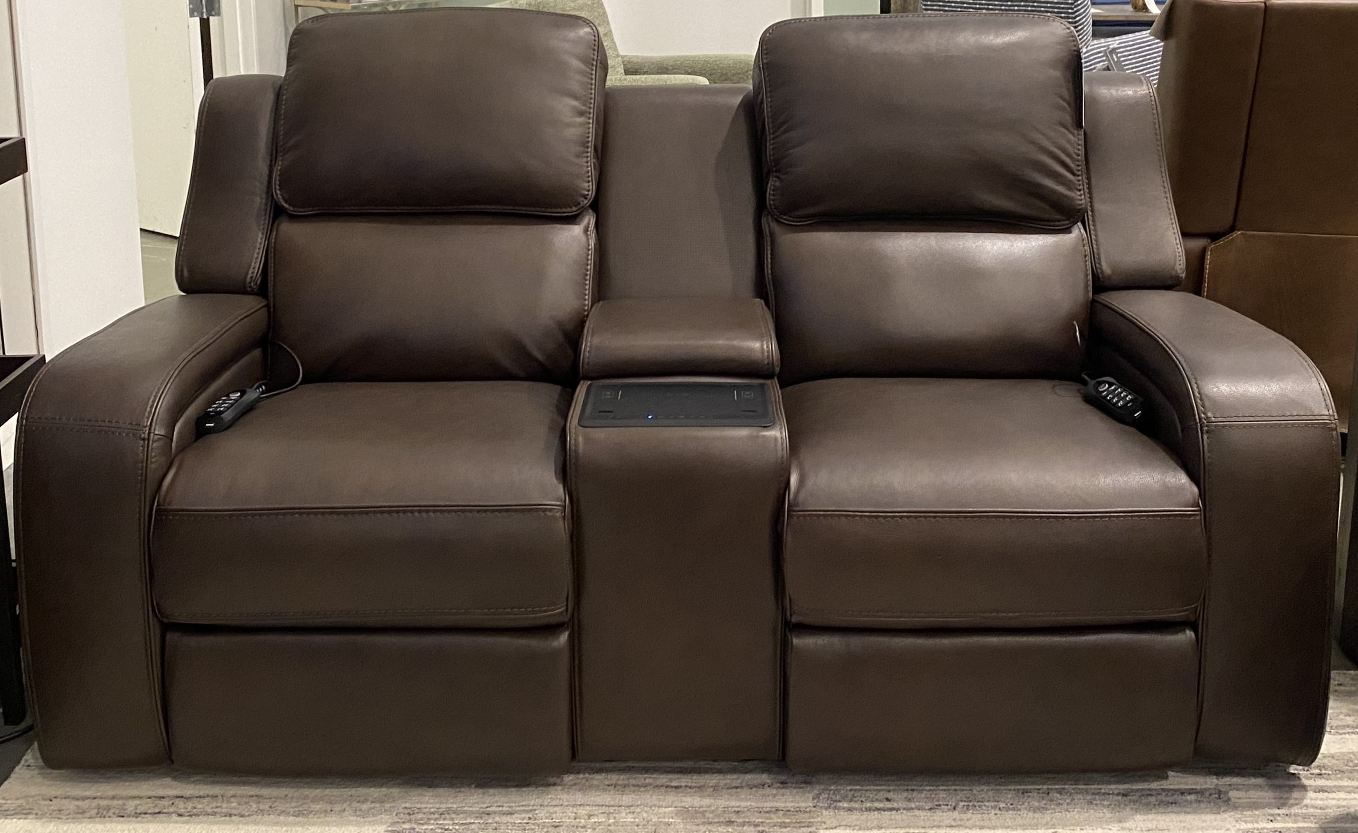 Power Reclinng Loveseat With Audio