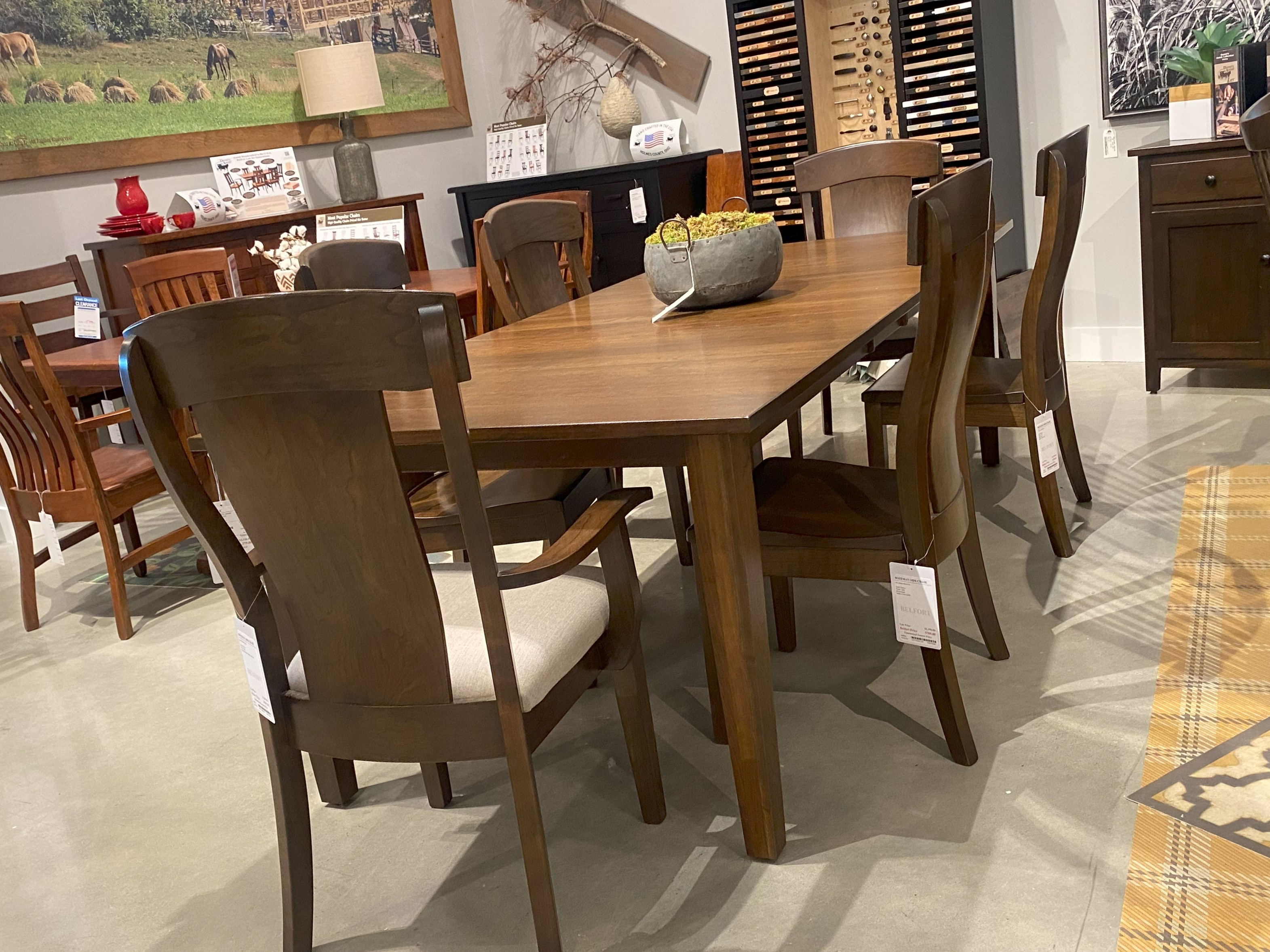 Daniel's Amish Leg Leg Table