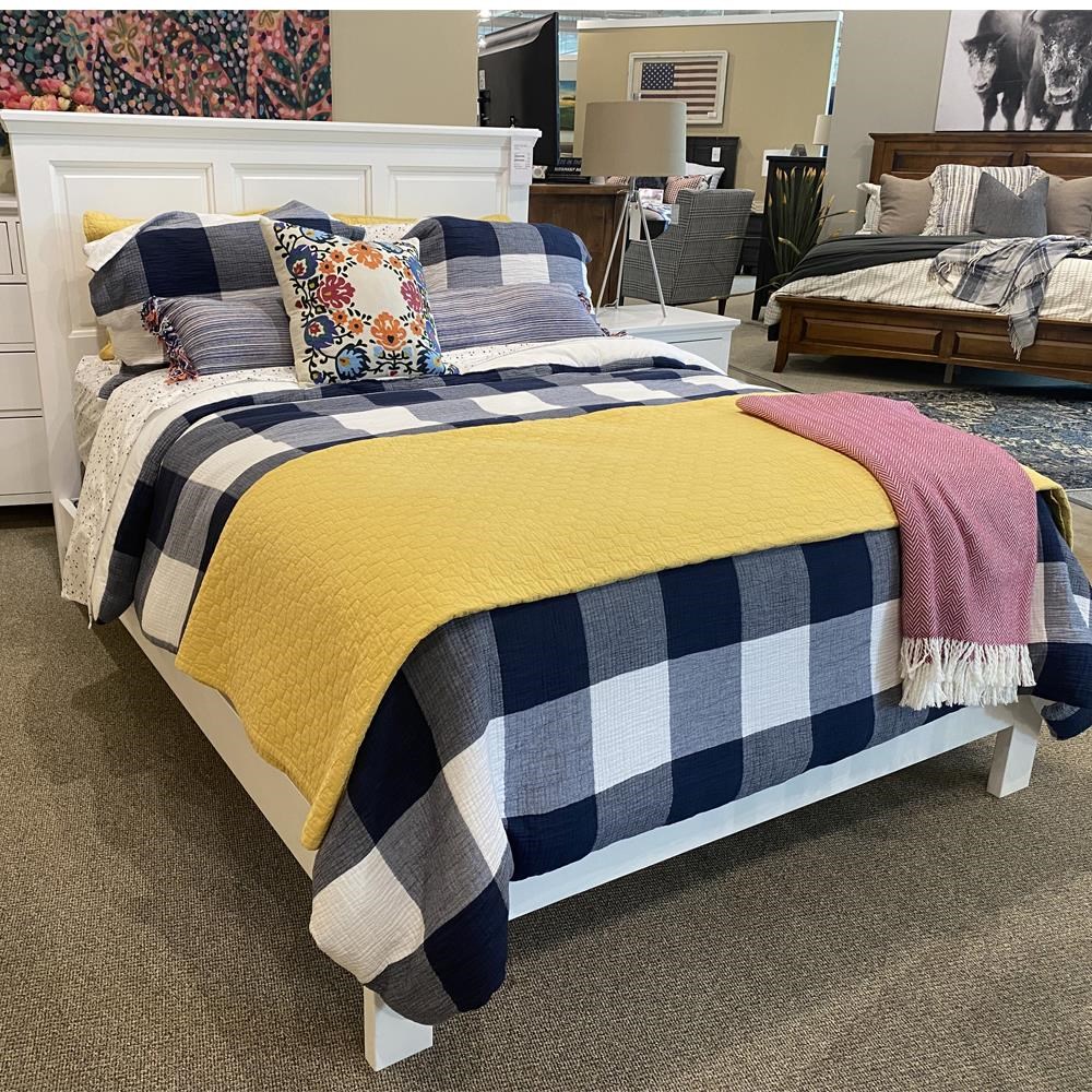 Archbold Furniture Shaker Queen Panel Bed