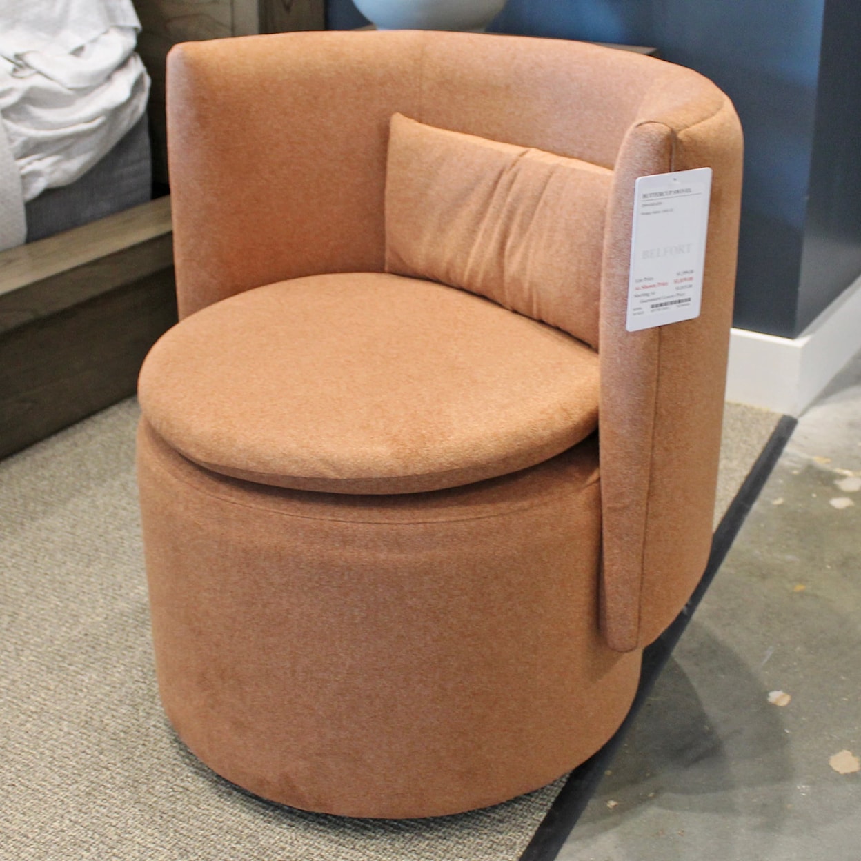 MDRN Swivel Chairs Buttercup Swivel Chair