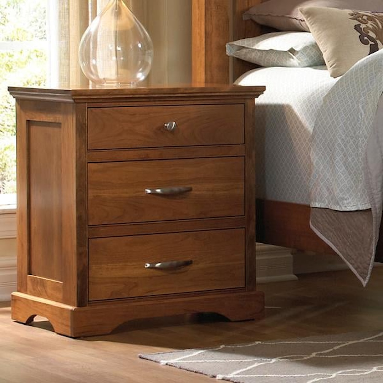 Daniel's Amish Elegance 3-Drawer Nightstand