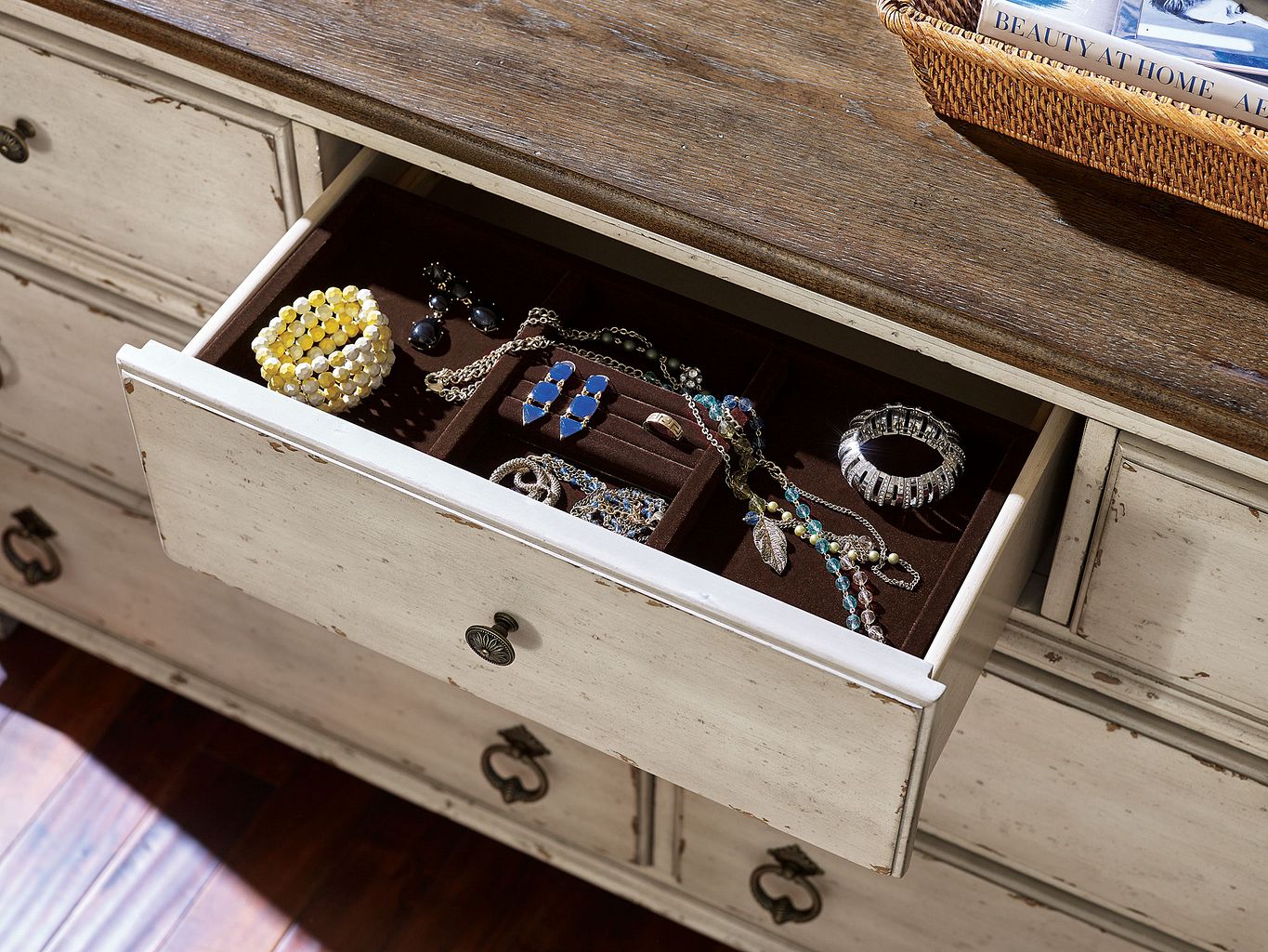 Drawer Dresser