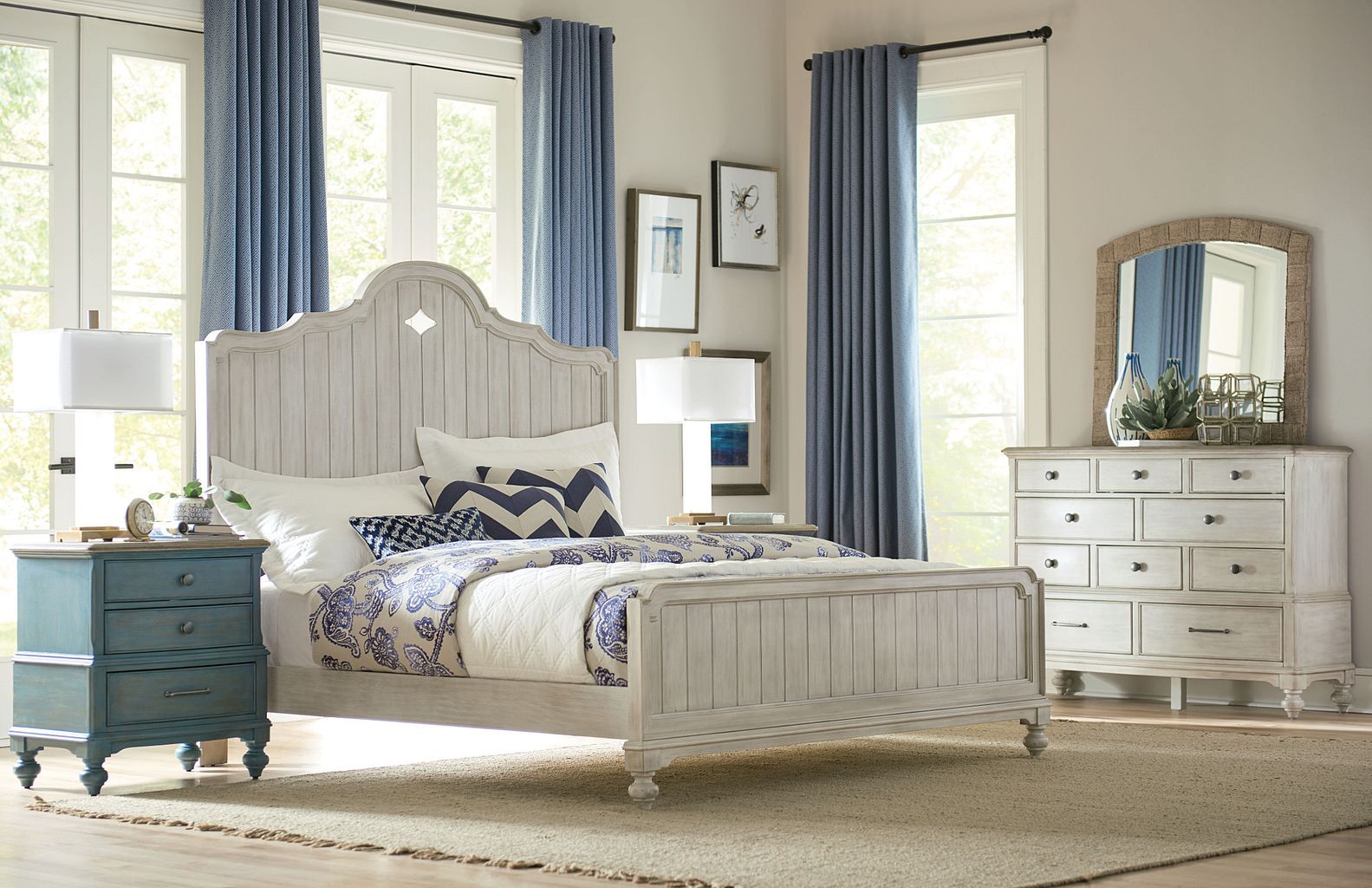 Laurel Queen Bed