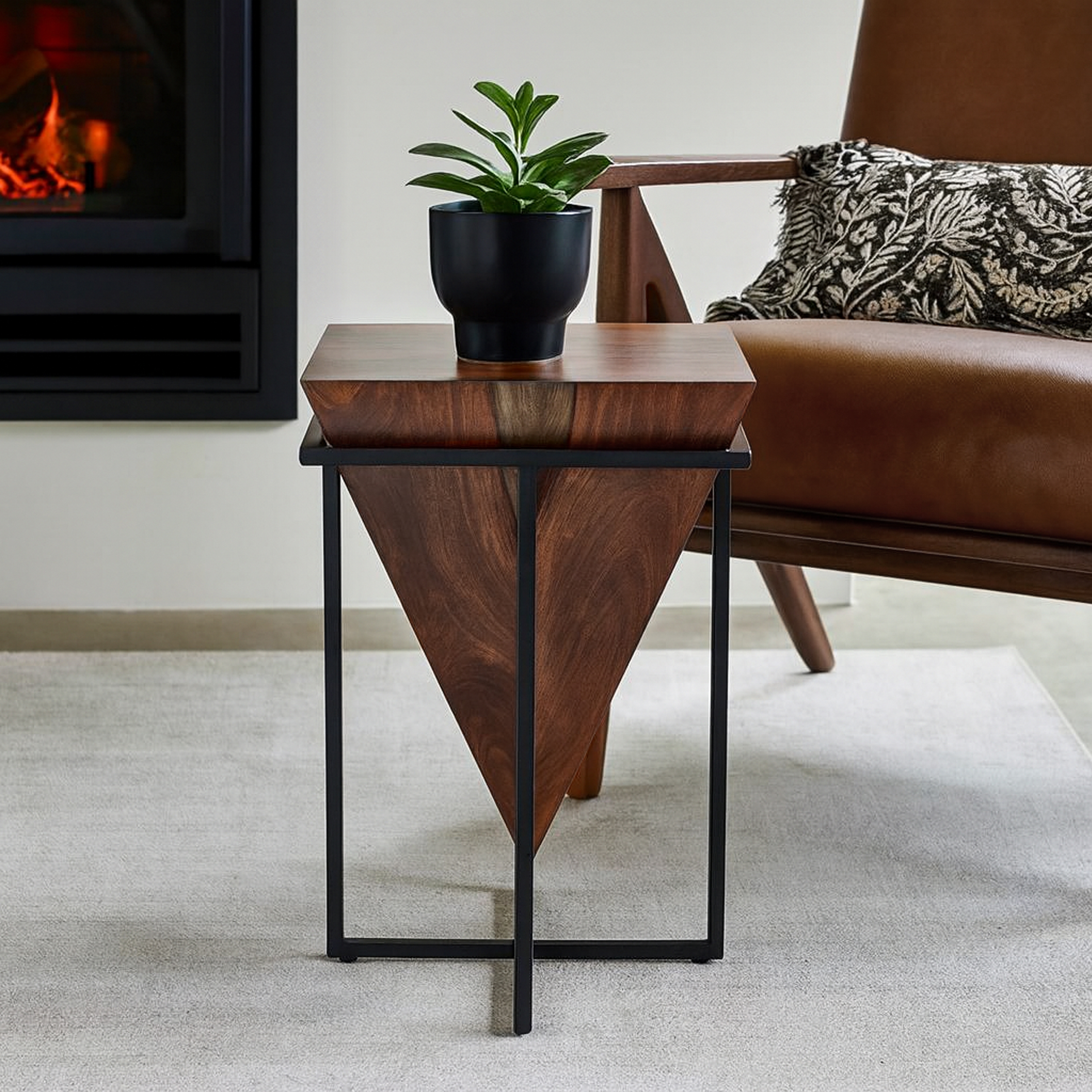 HH2 Home Home Creations Cleopatra Geometric Accent Table