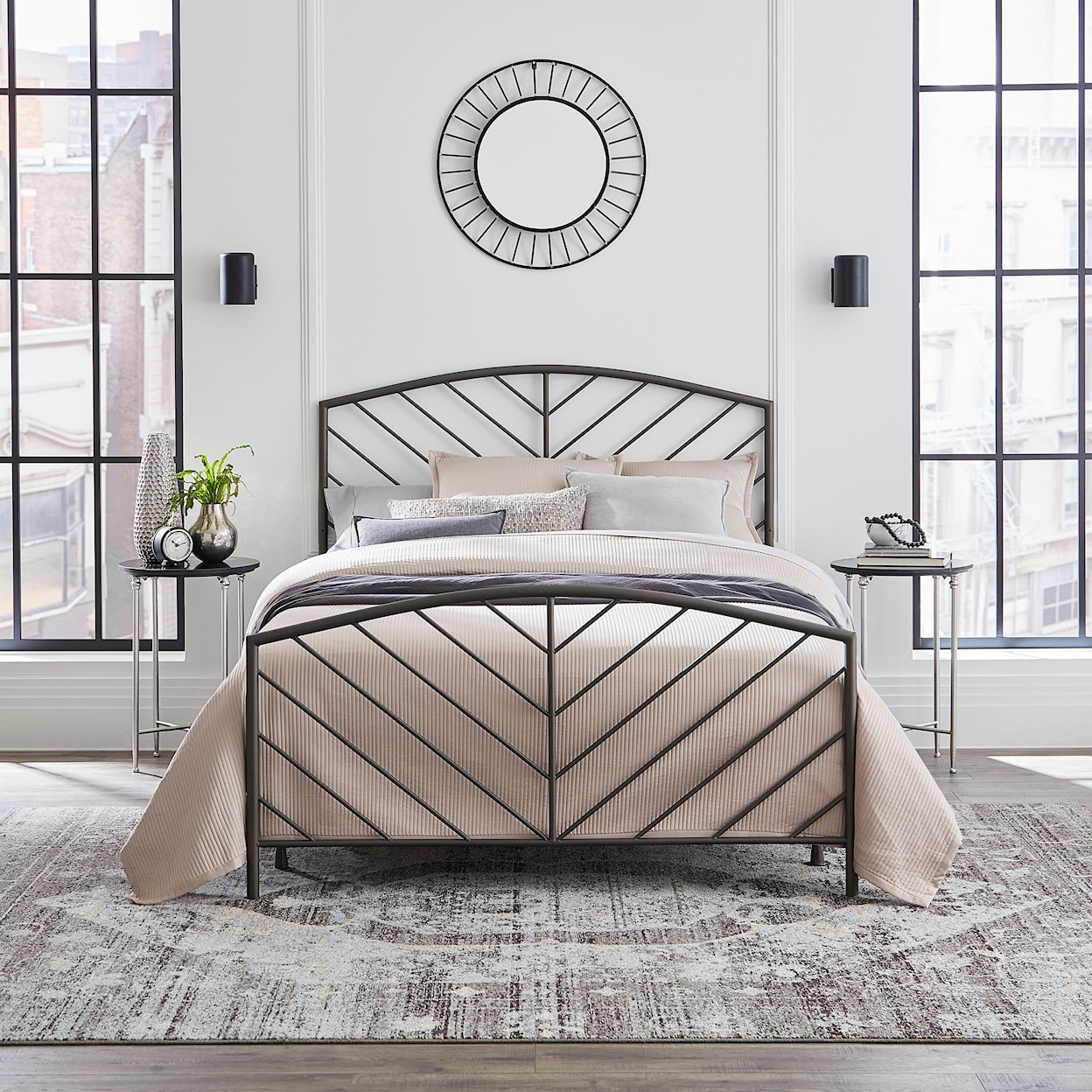 Hillsdale Essex Queen Bed