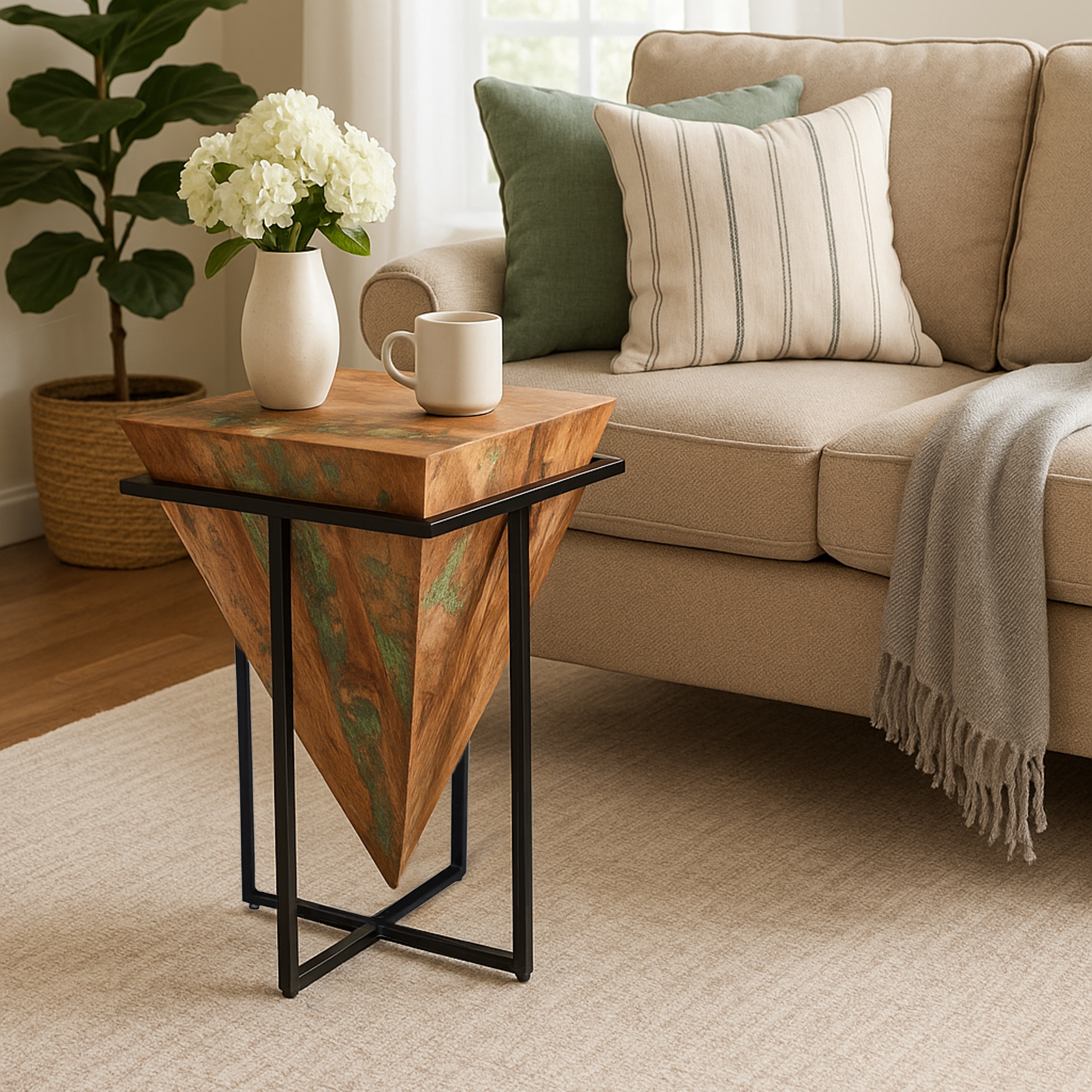 HH2 Home Home Creations Cleopatra Geometric Accent Table