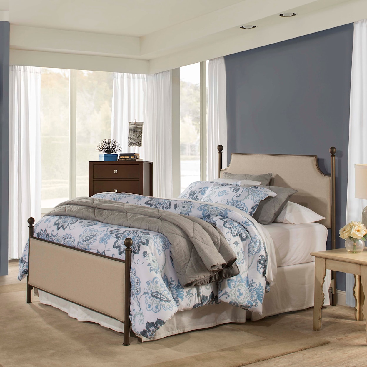 Hillsdale McArthur Queen Bed