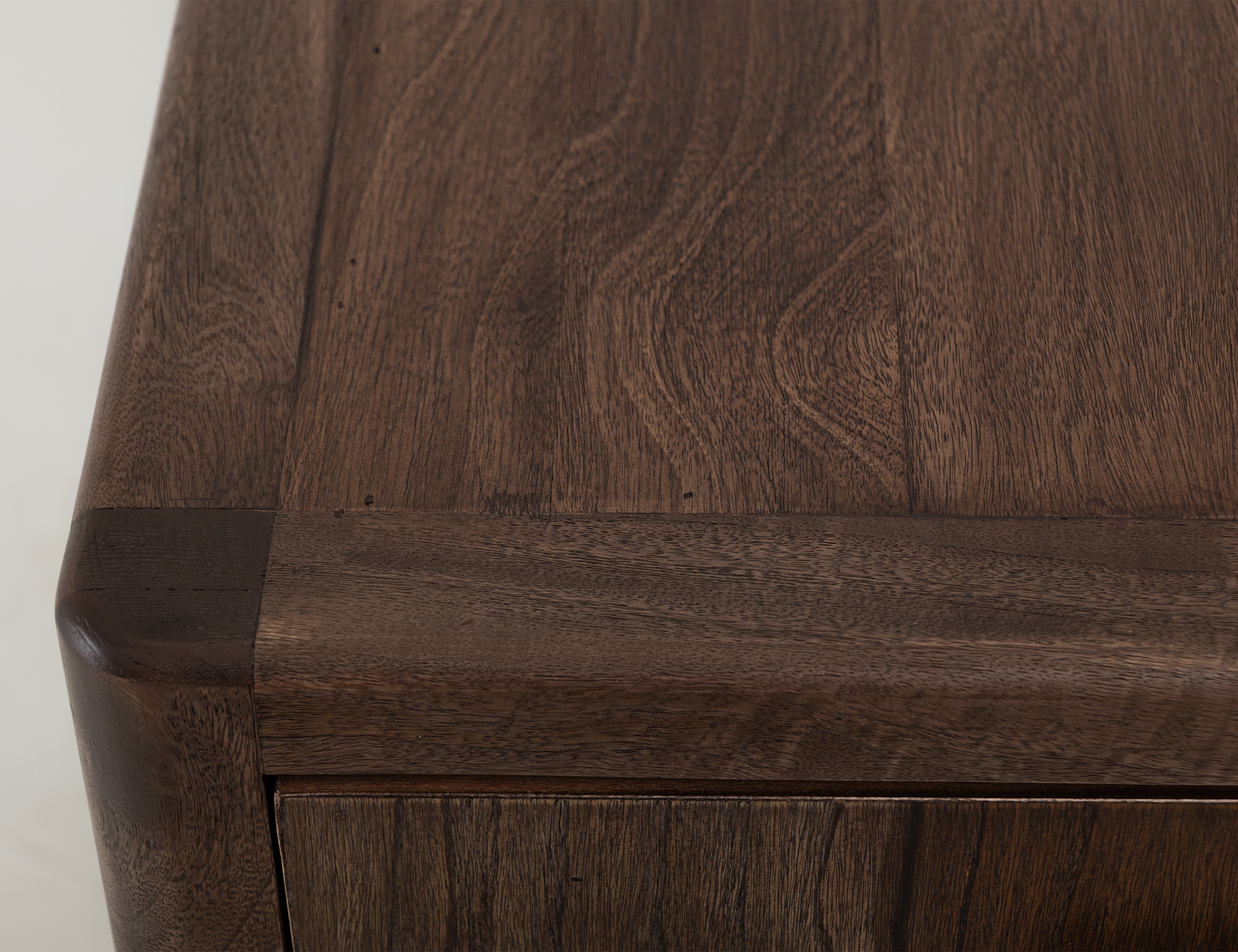 International Furniture Direct Praga 6-Drawer Dresser