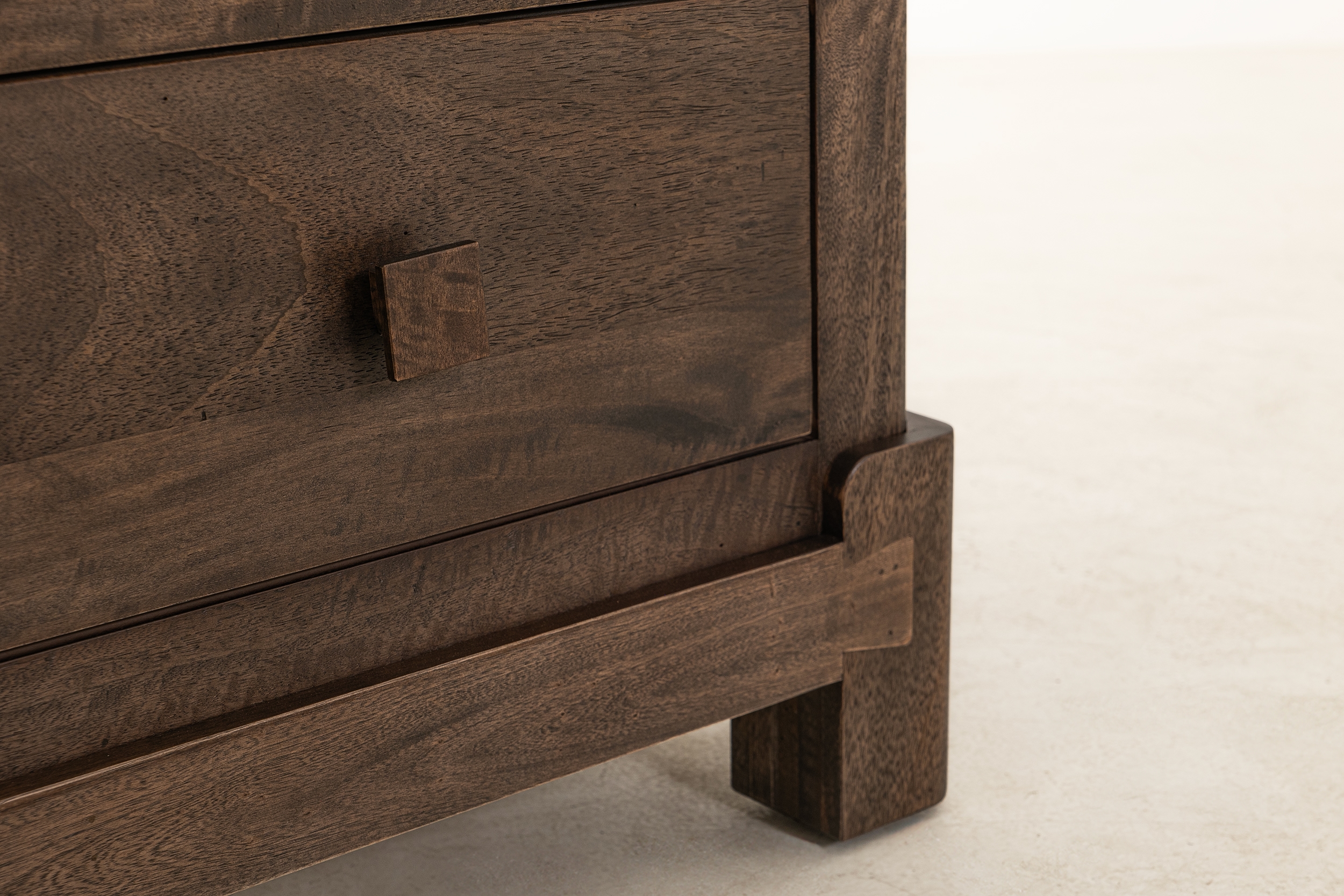 IFD Dark Atenas 4-Drawer Chest