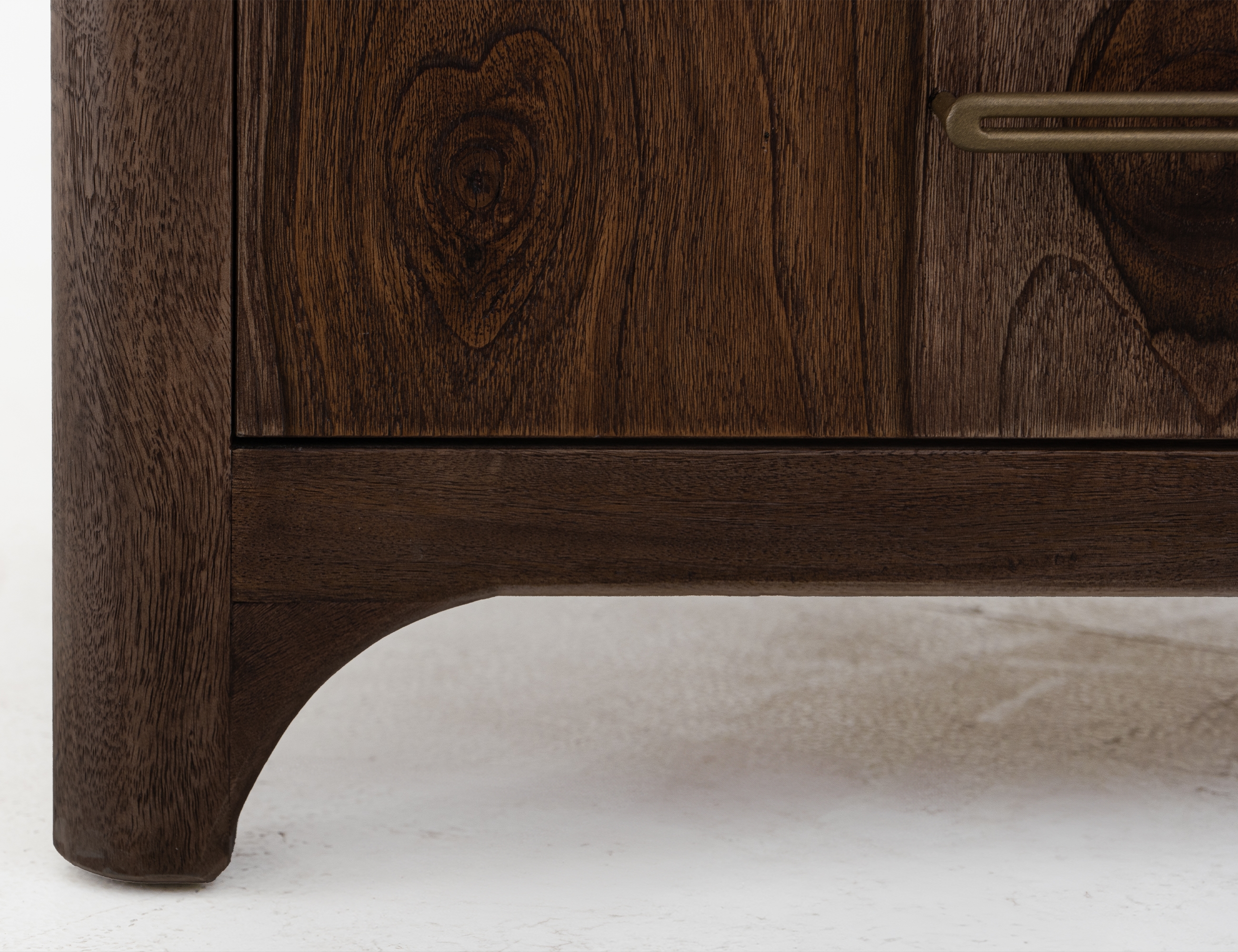 International Furniture Direct Praga 6-Drawer Dresser