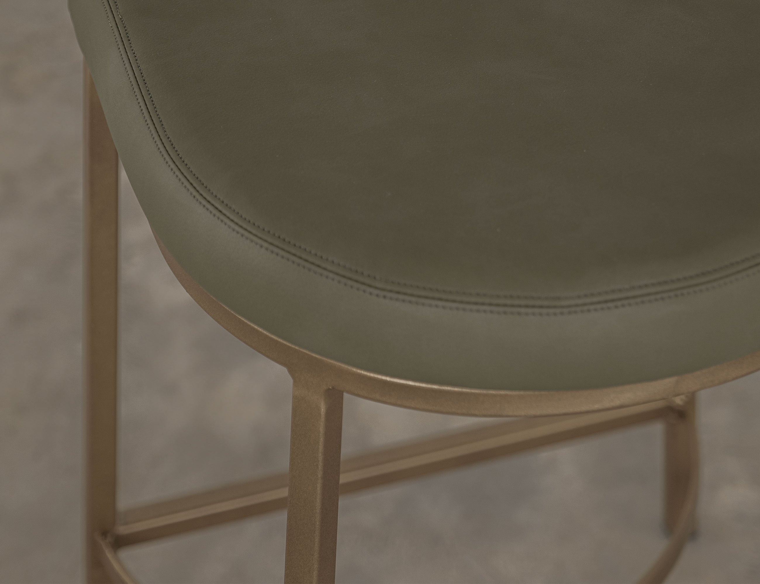 IFD Mezquite Upholstered Stool