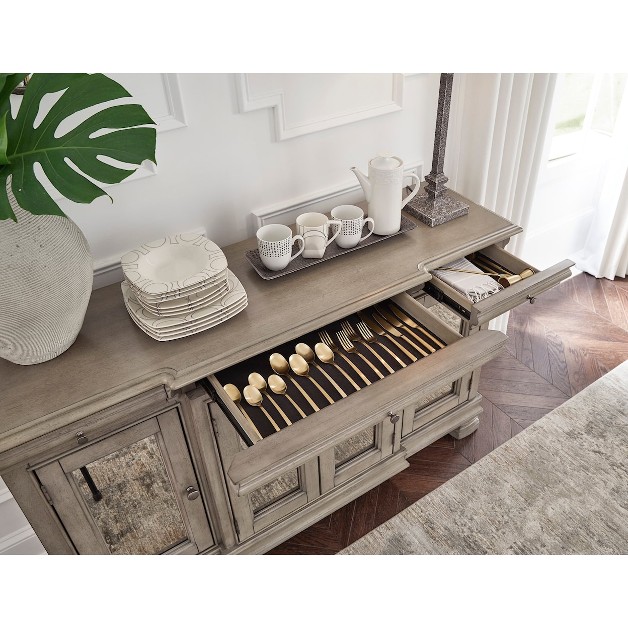 Signature Design by Ashley Lexorne Dining Room Server