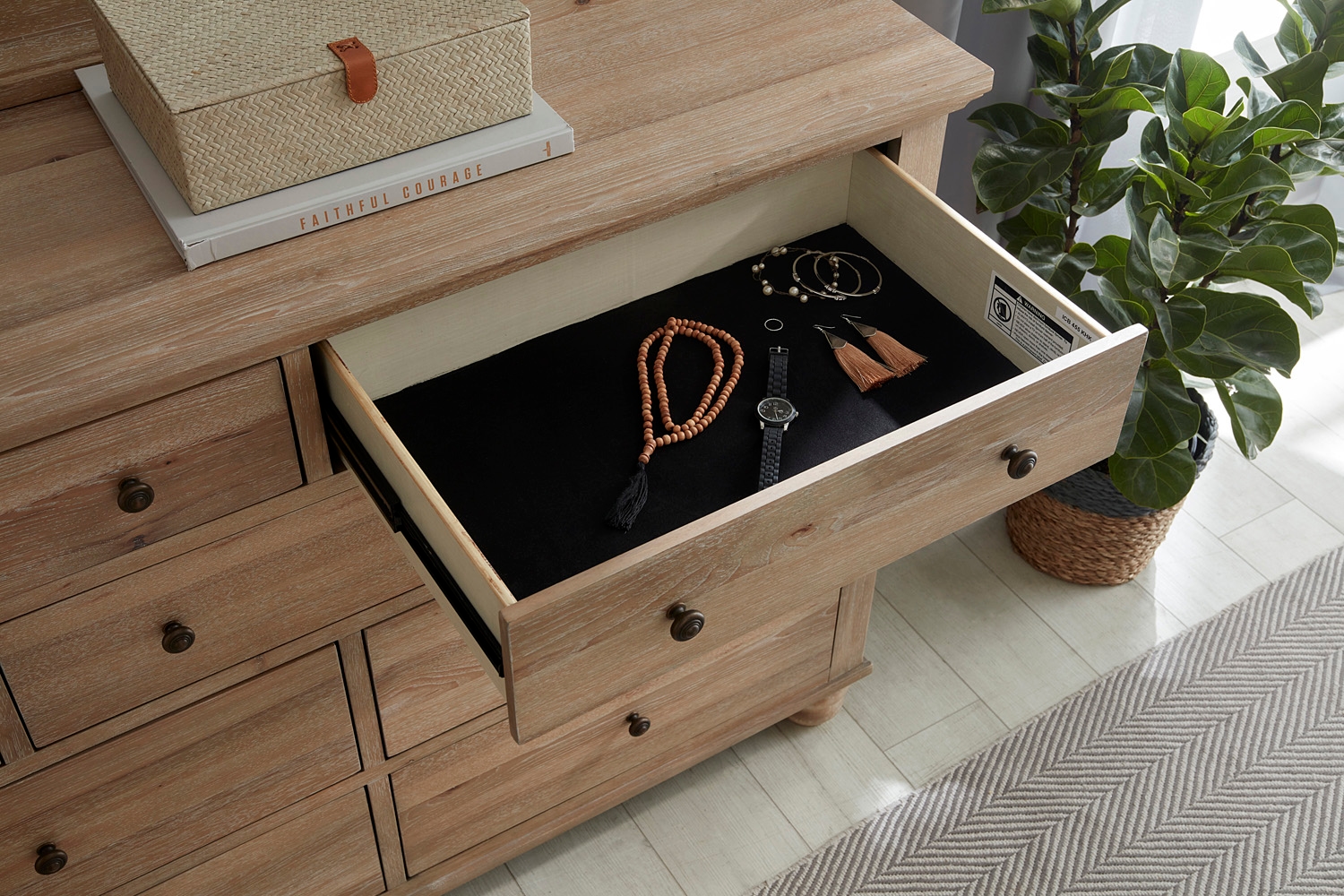 Aspenhome Cambridge Chesser