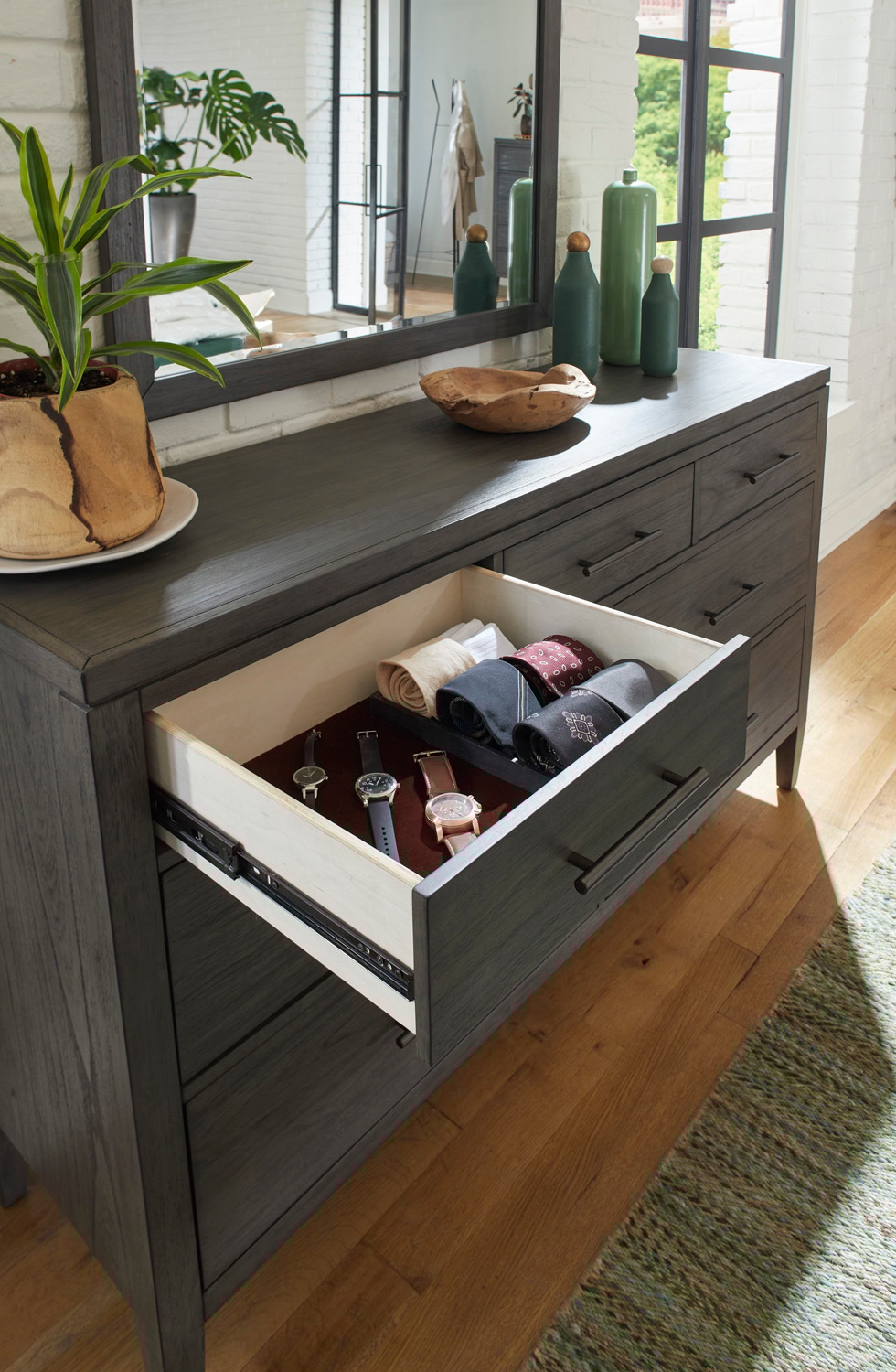 Aspenhome Preston 7-Drawer Dresser