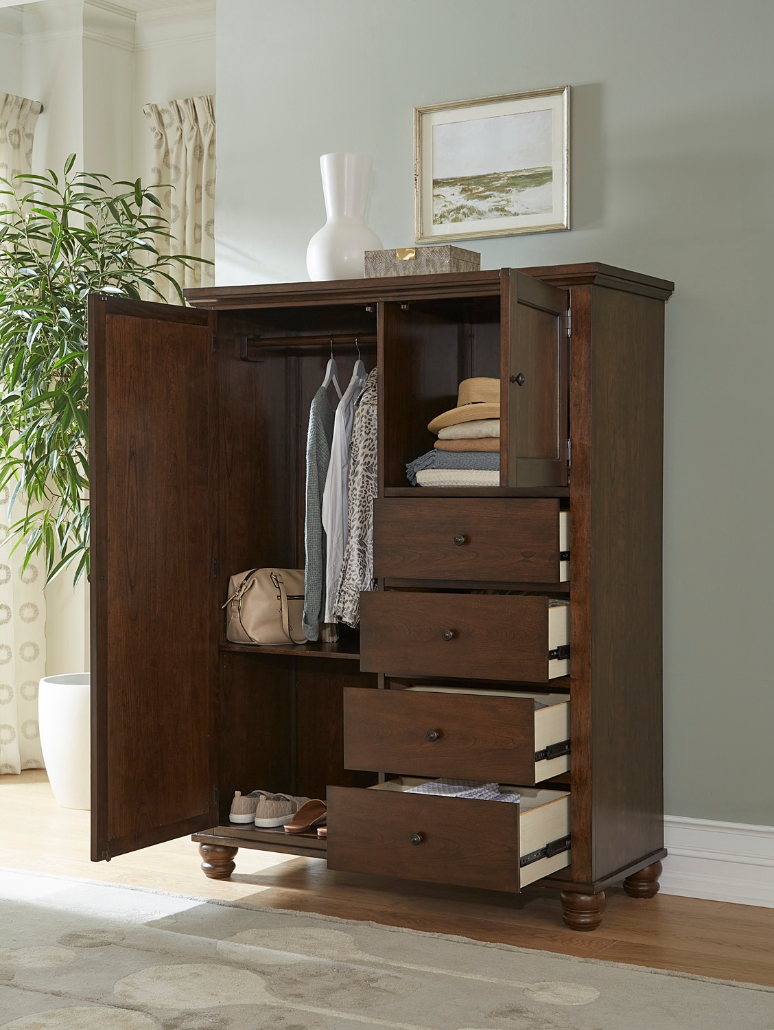 Aspenhome Cambridge Chiffarobe