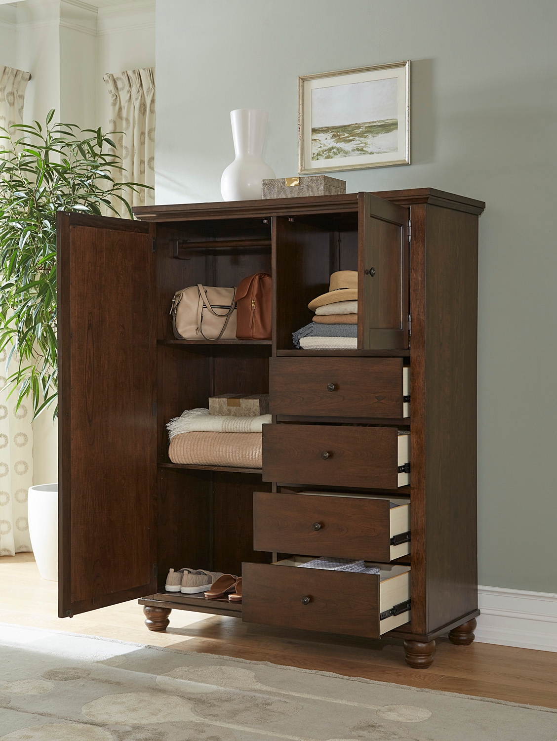 Aspenhome Cambridge Chiffarobe