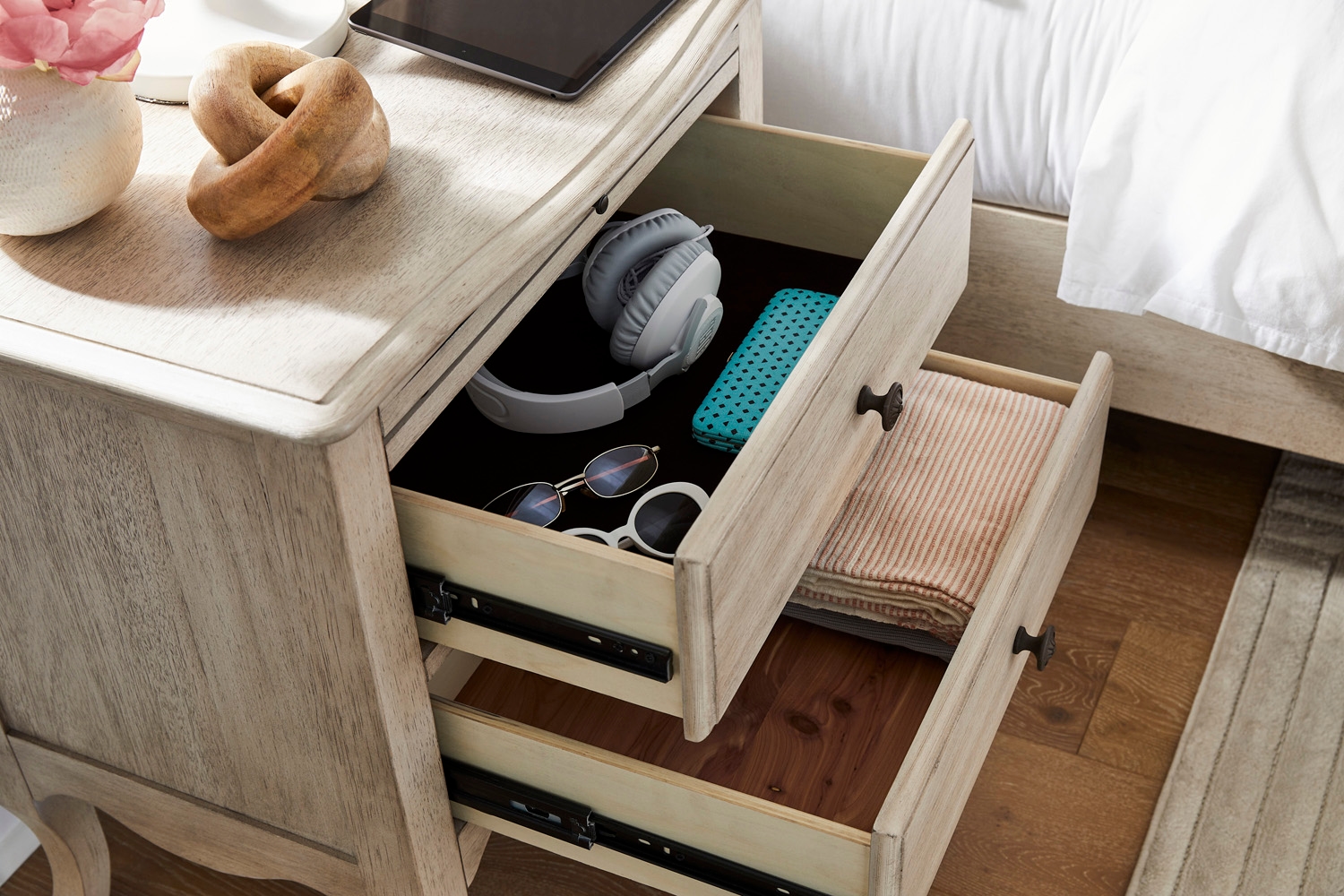2-Drawer Nightstand