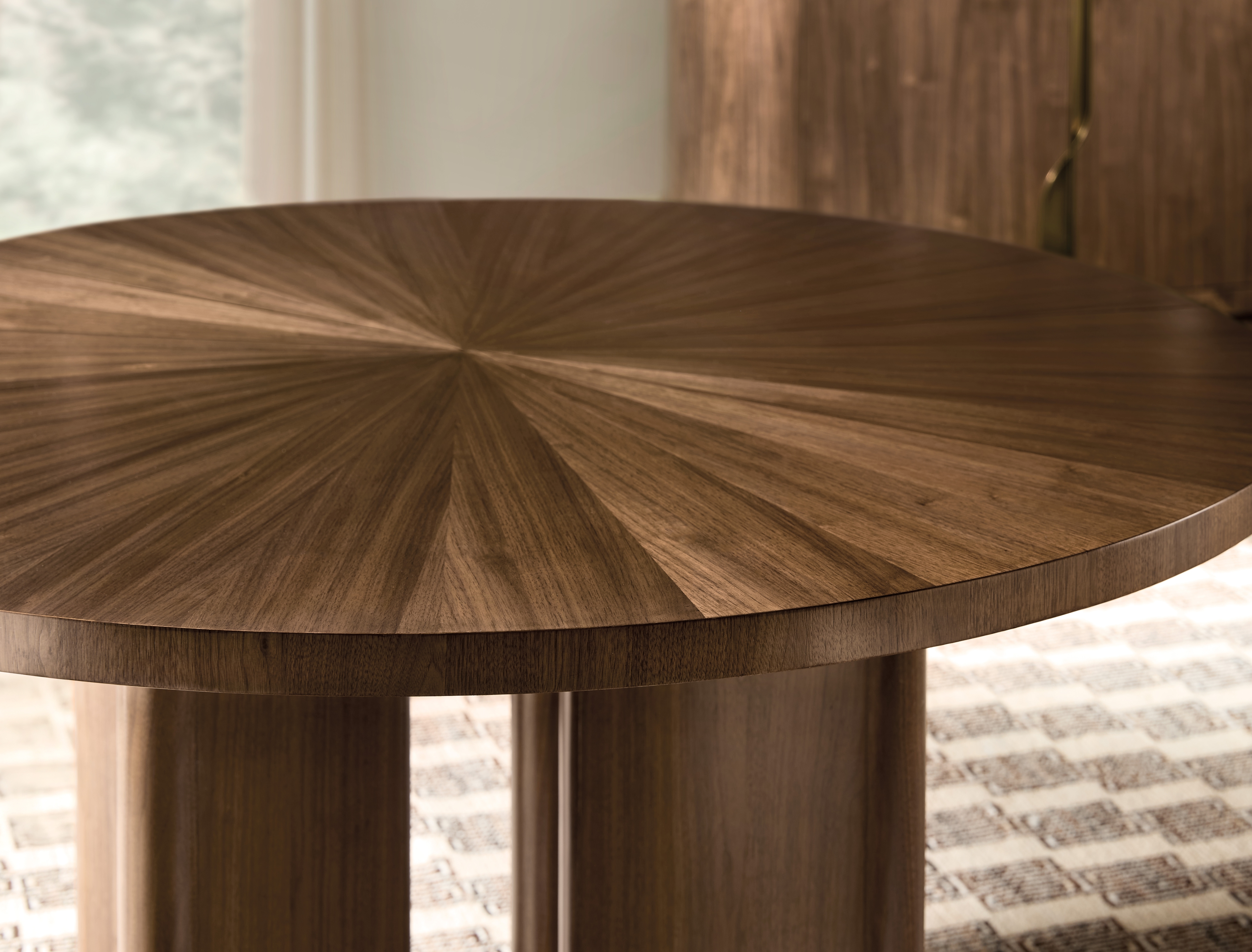 Hooker Furniture Eleana Round Dining Table