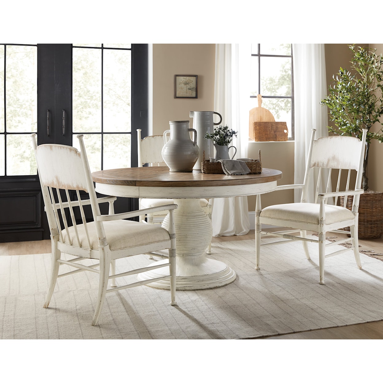 Hooker Furniture Americana Round Dining Table