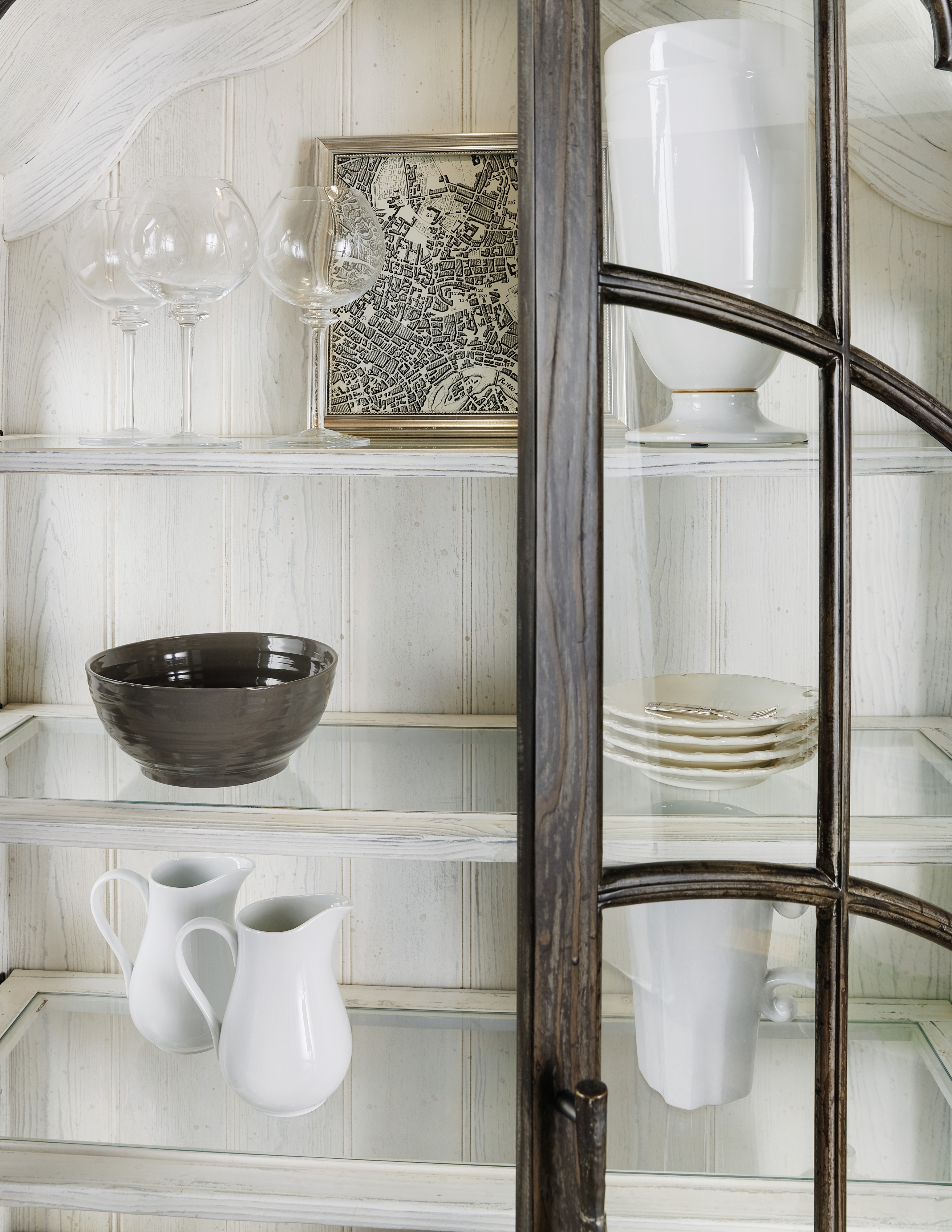 Hooker Furniture Traditions 59617590689 Traditional Curio