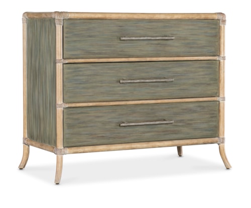 Casual 3-Drawer Bedroom Chest