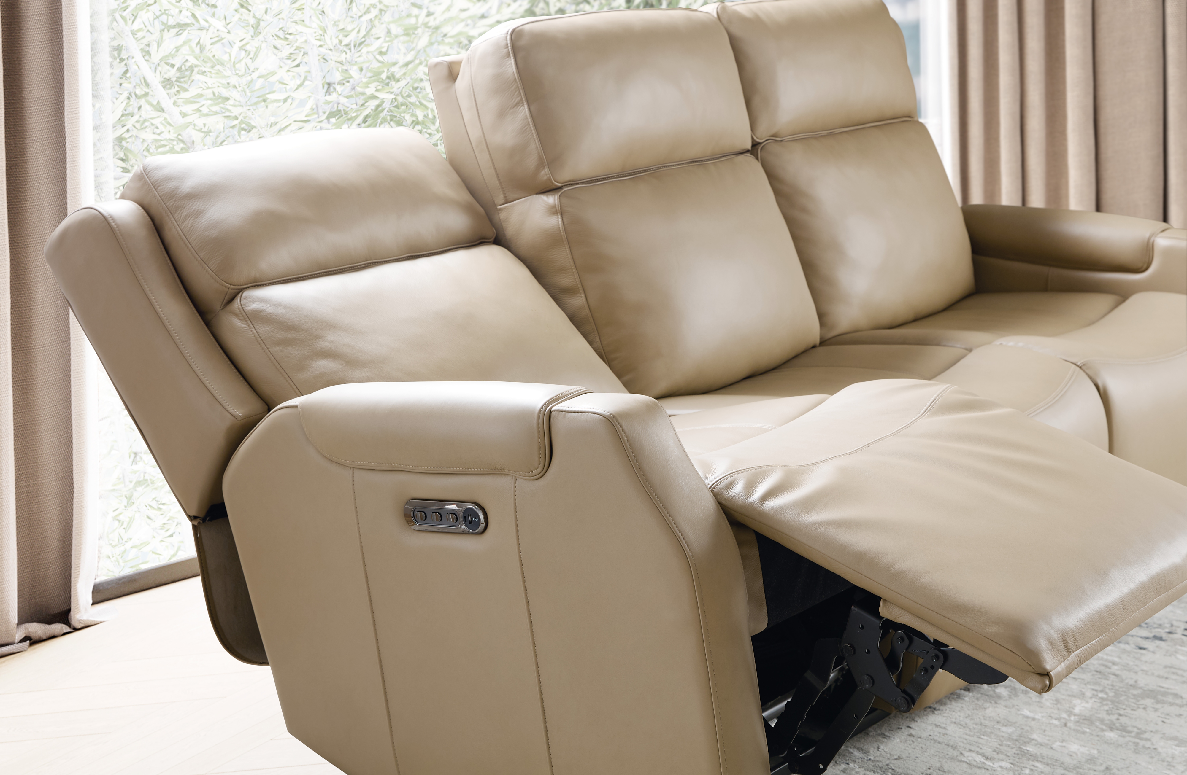 Hooker Furniture MS Zero Gravity Power Reclining Sofa