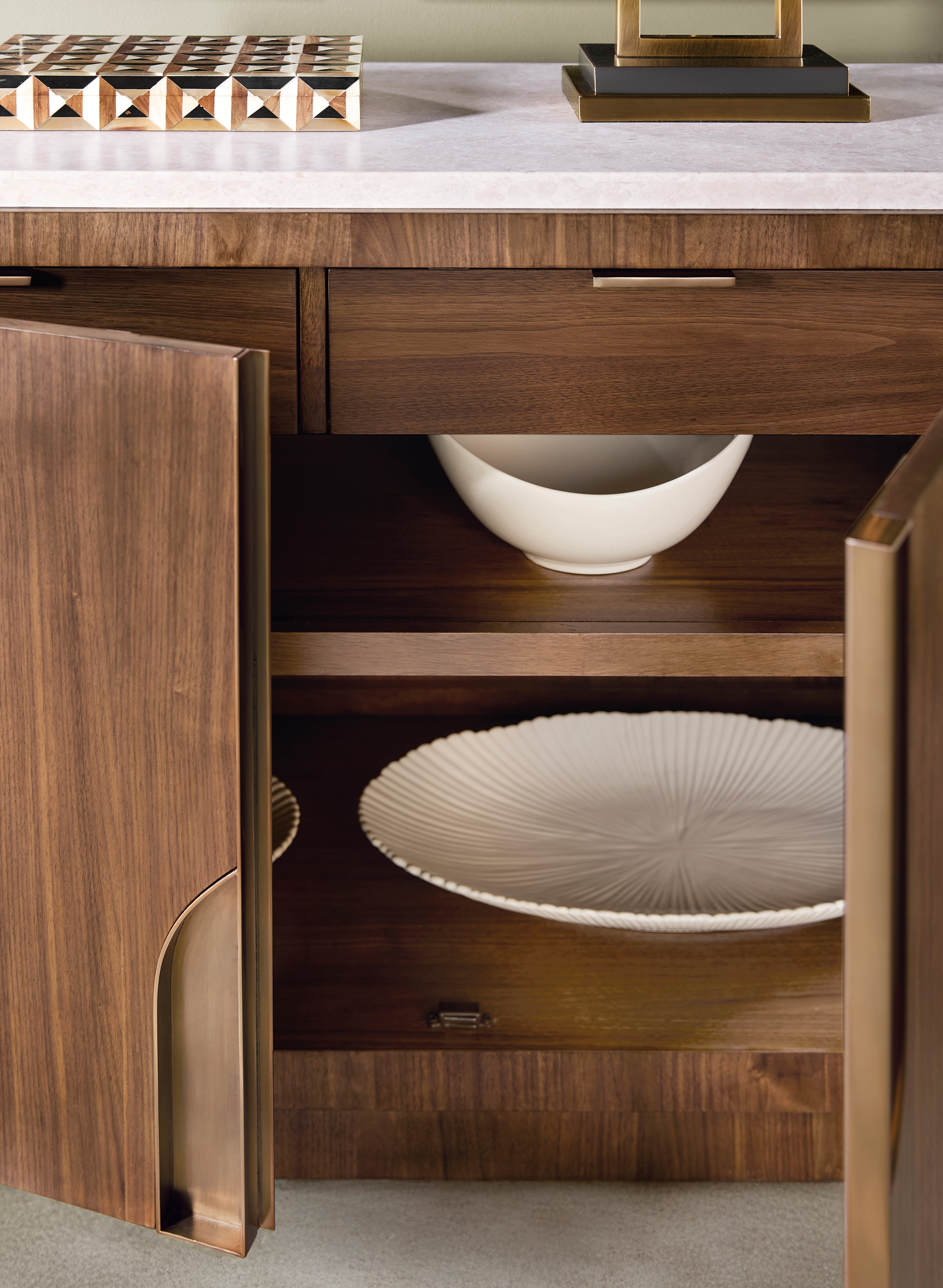 Hooker Furniture Eleana Server