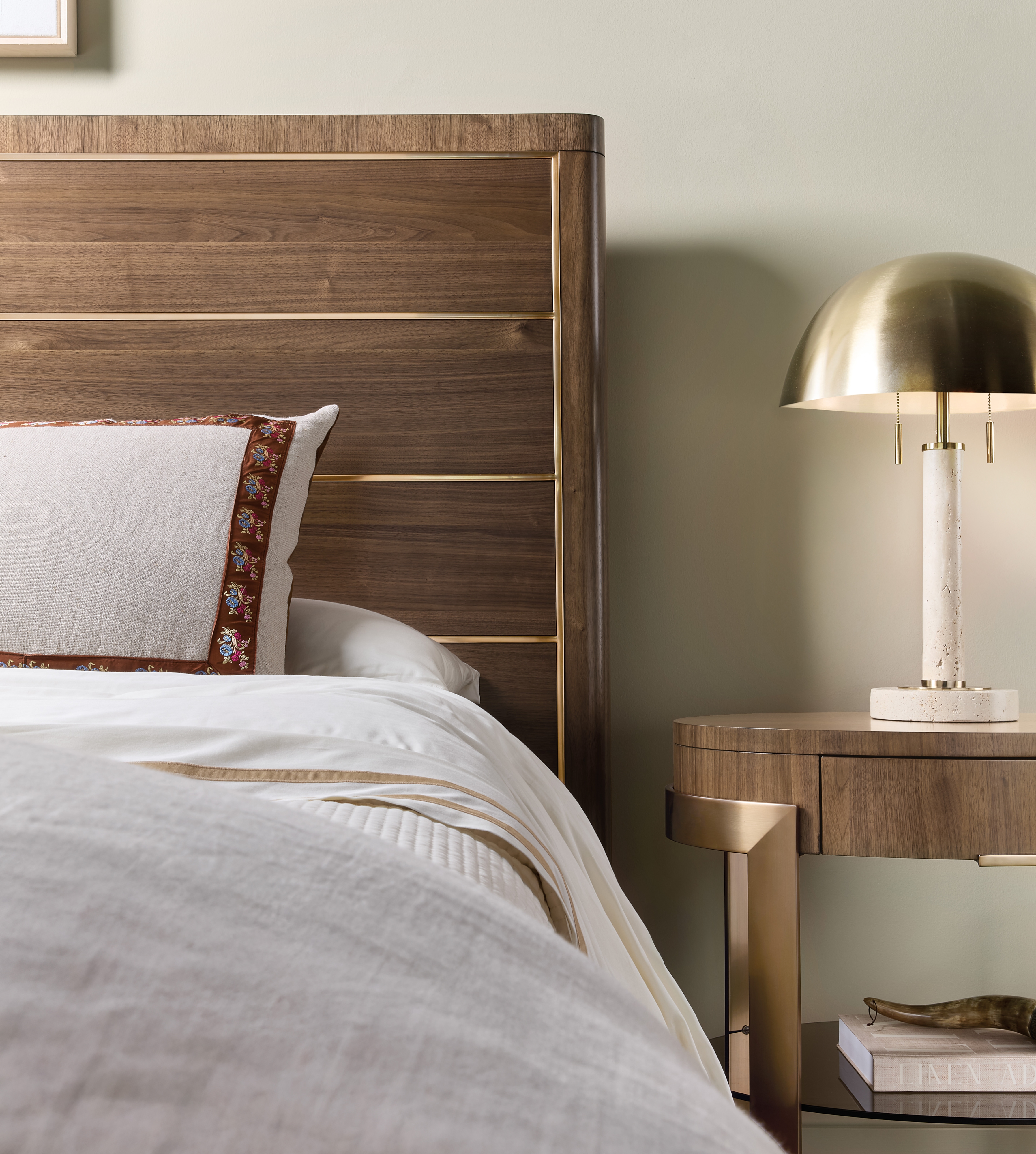 Hooker Furniture Eleana Queen Panel Bed