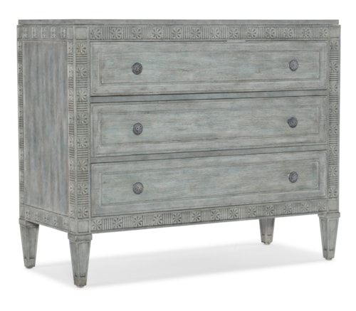 Traditional 3-Drawer Chest