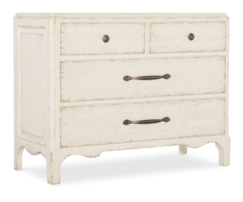 Traditional 4-Drawer Bachelor Chest