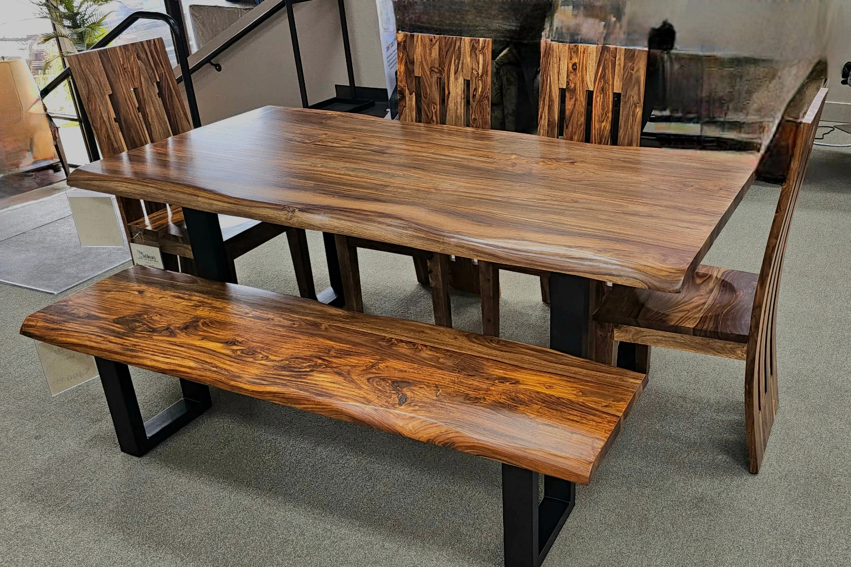 Kanpur William 350002 Solid Sheesham Wood Live Edge Set Walker's Furniture Table & Chair Set