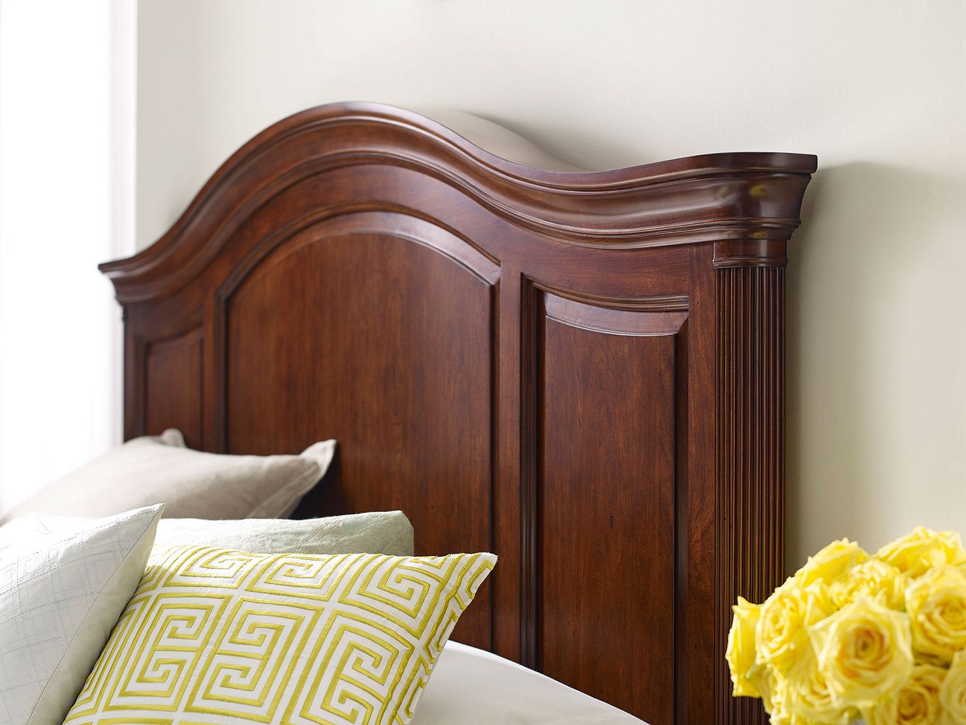 Kincaid Furniture Hadleigh Arched Panel Bed 4/6-5/0 Queen Package