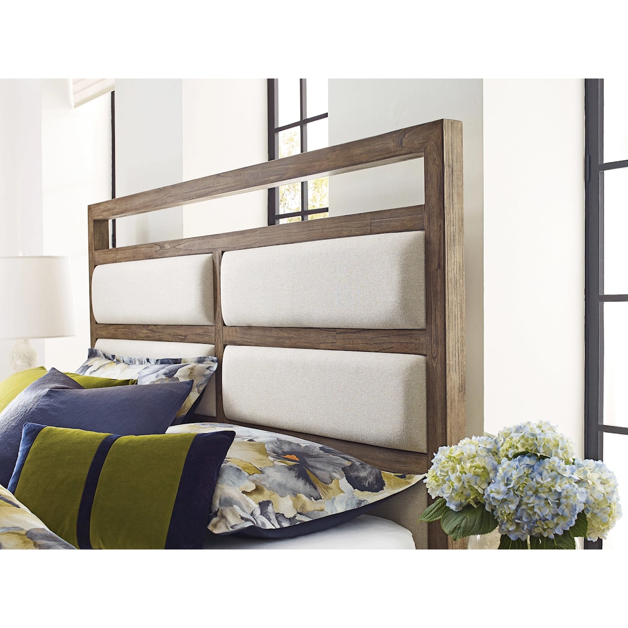 Kincaid Furniture Debut Wyatt Queen Upholstered Bed - Complete