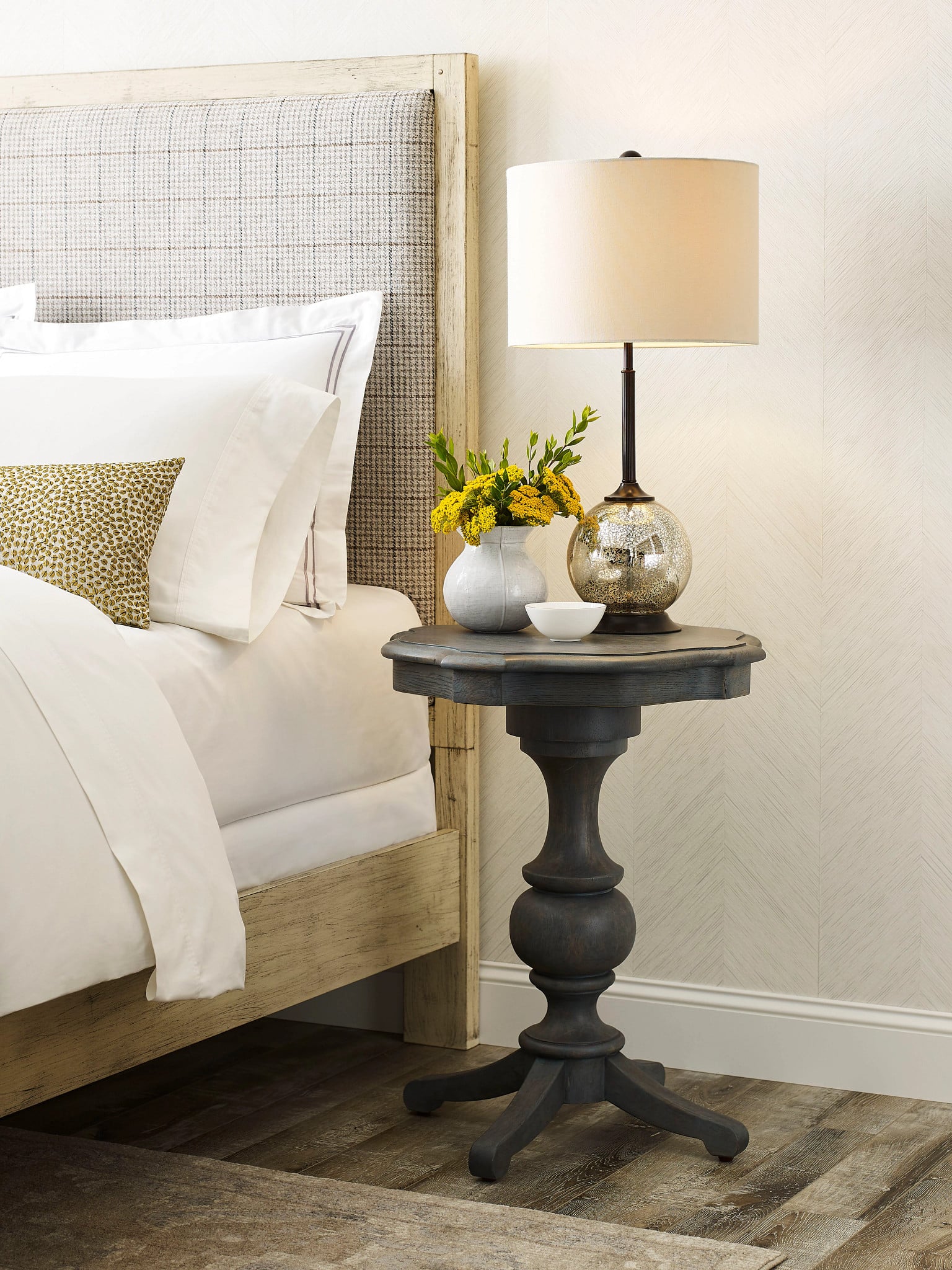 Haisley Accent Table