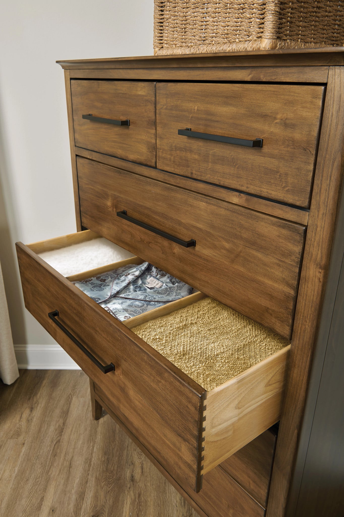 Kincaid Furniture Abode Larson Drawer Chest