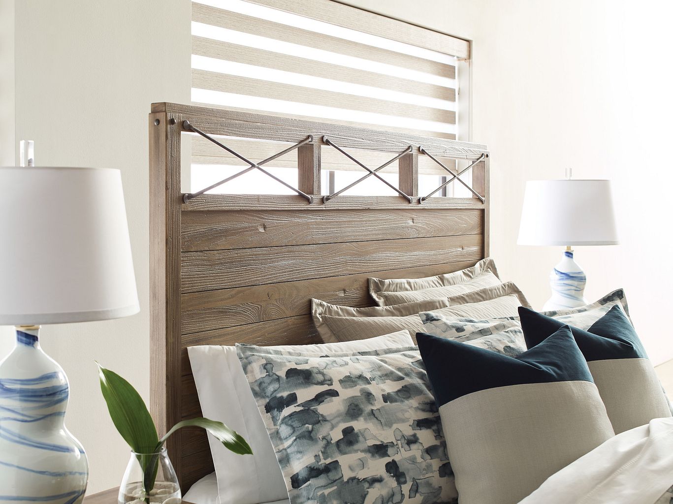 Kincaid Furniture Modern Forge Jackson Queen Bed