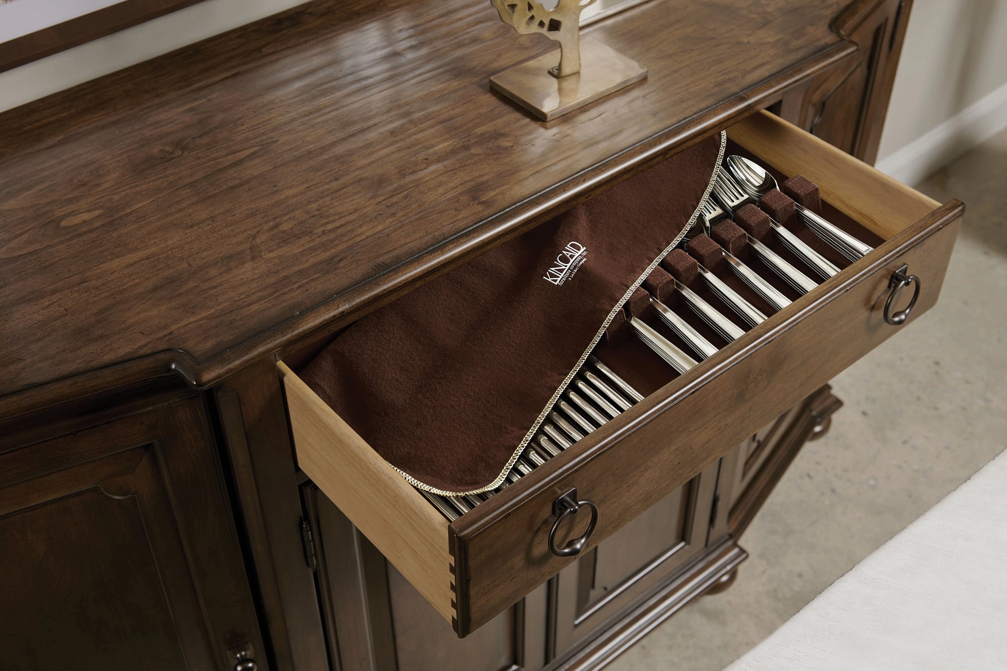 Damian Master Buffet