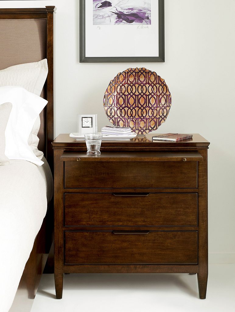 Elise Bachelor's Chest