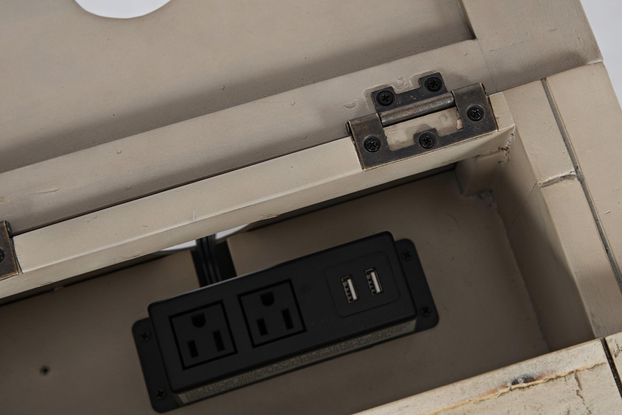 Jofran Rustic Shores Power Chairside Table