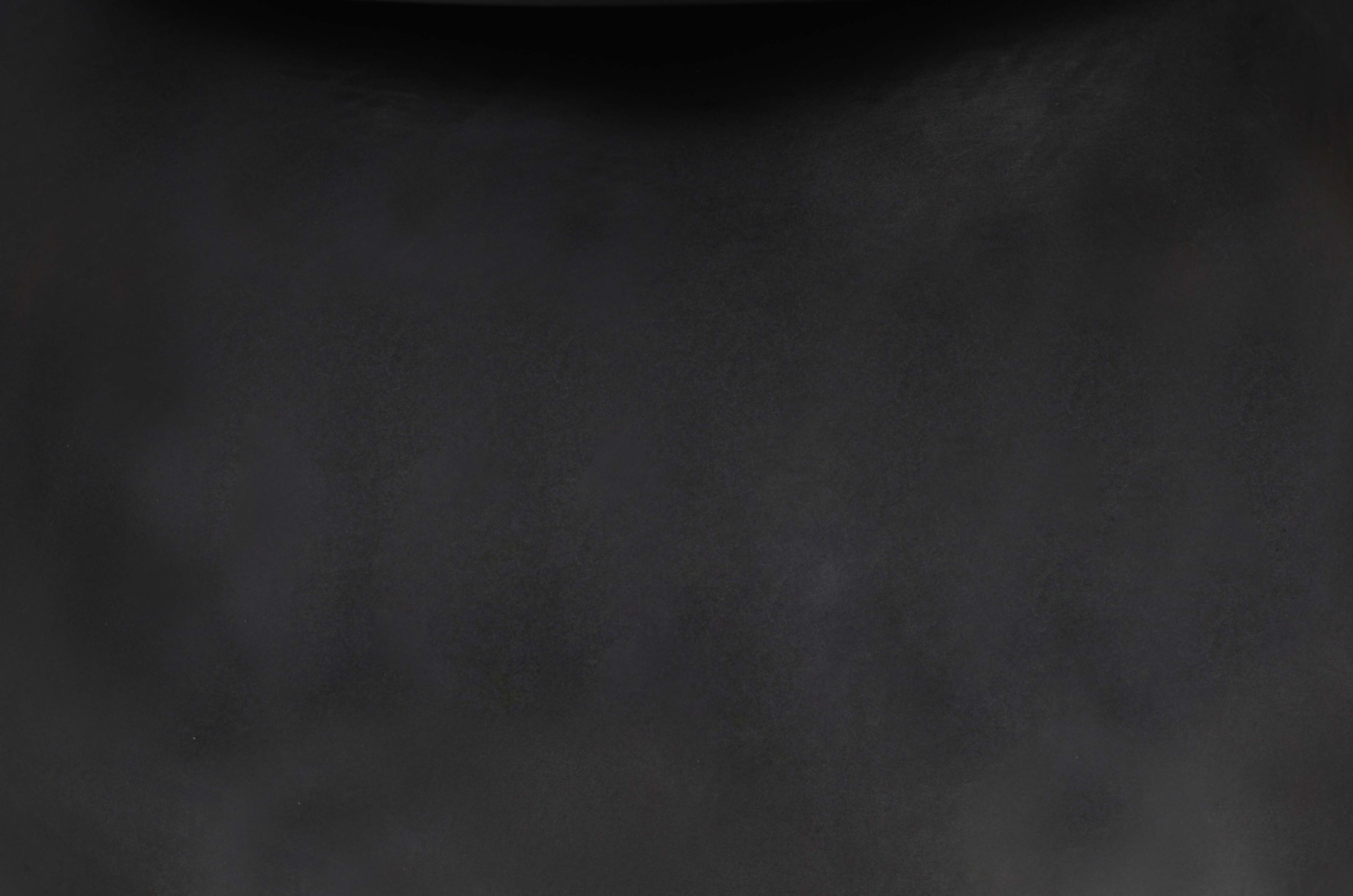 Round Cocktail Table