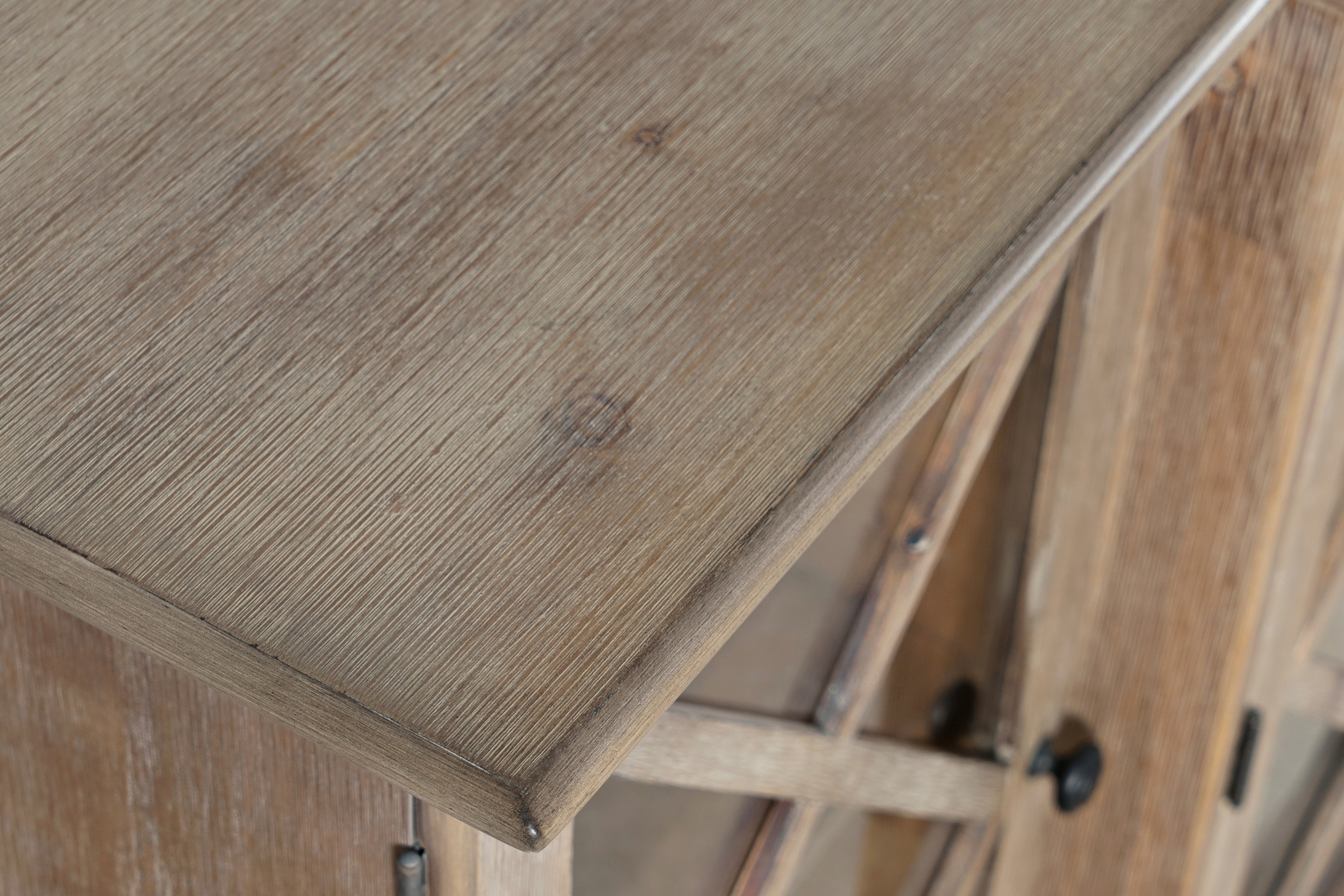 Jofran Carrington Large Breakfront Cabinet