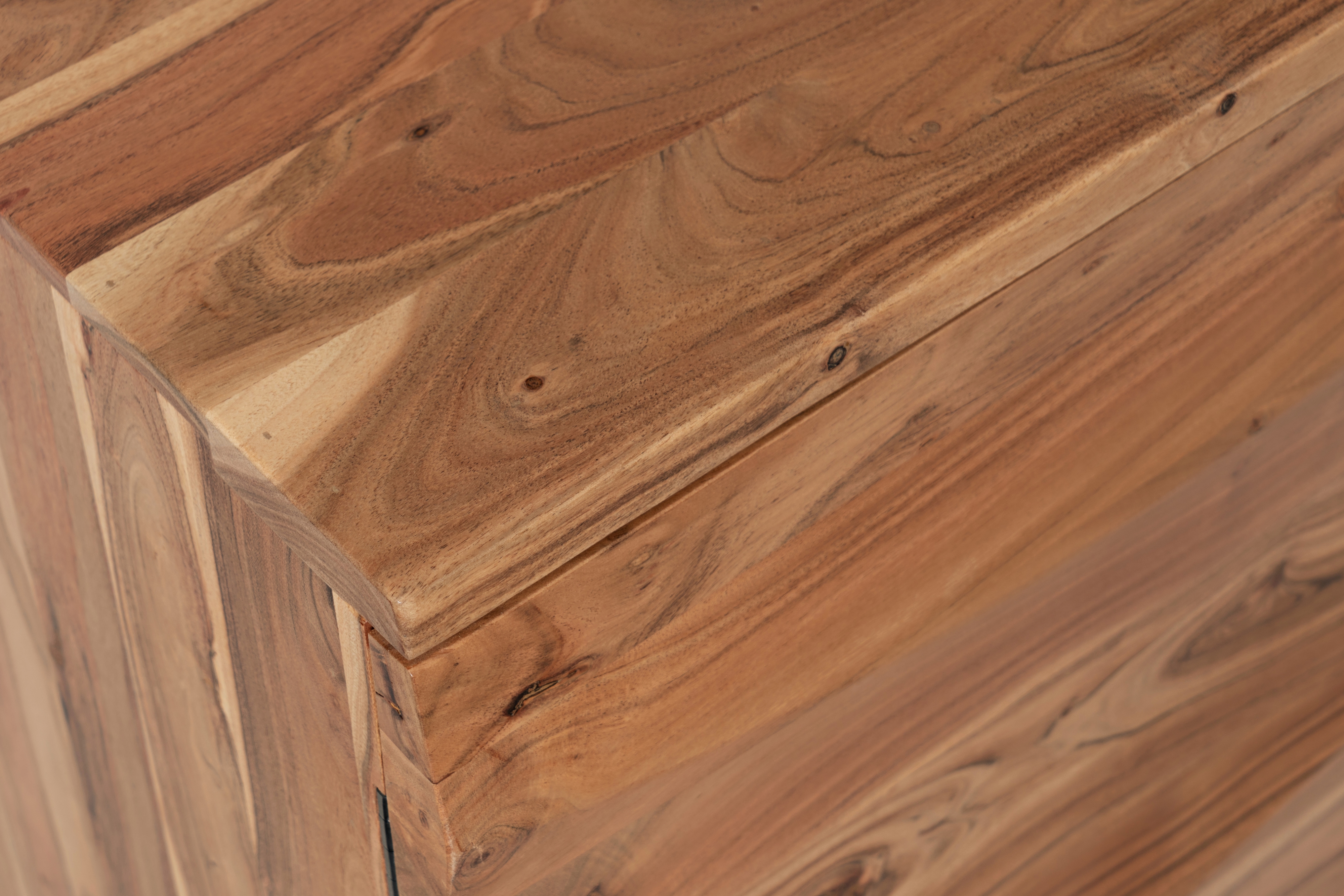 Belfort Essentials The Wave 3 Door Accent Cabinet