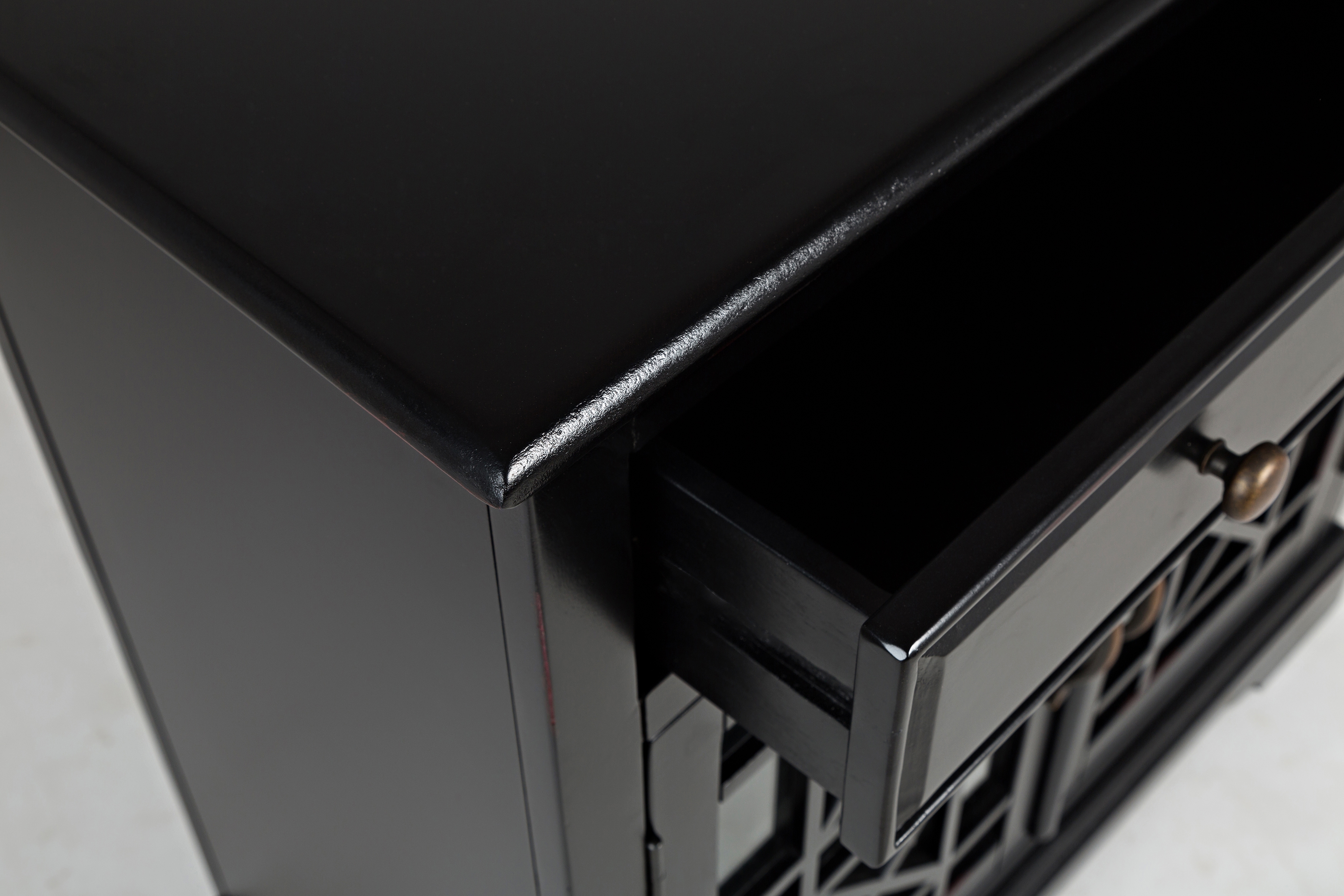 Jofran Craftsman 32" Accent Chest