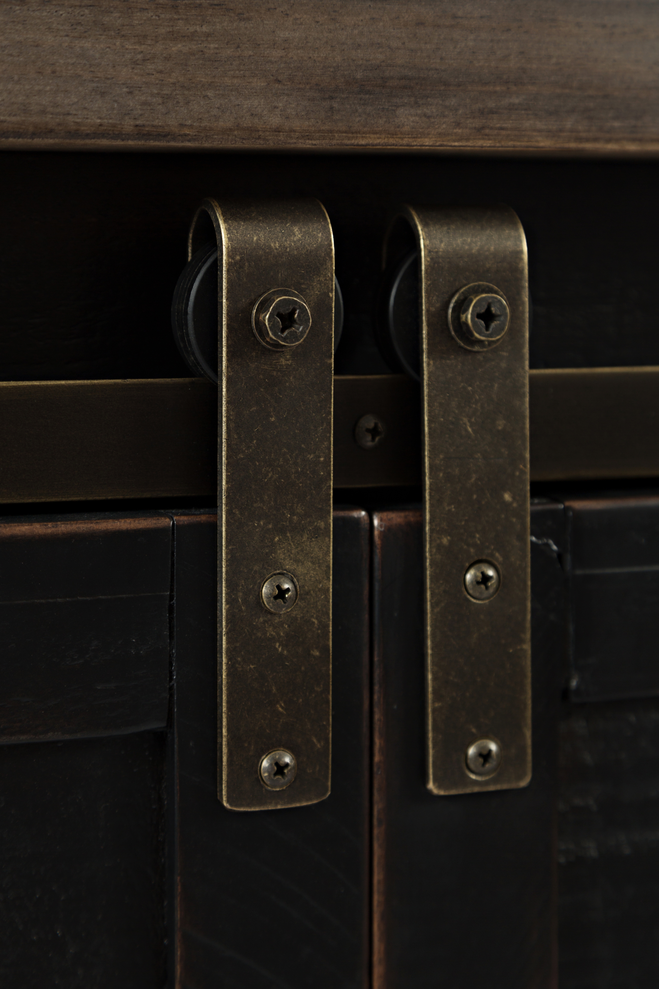 Jofran Madison County Server